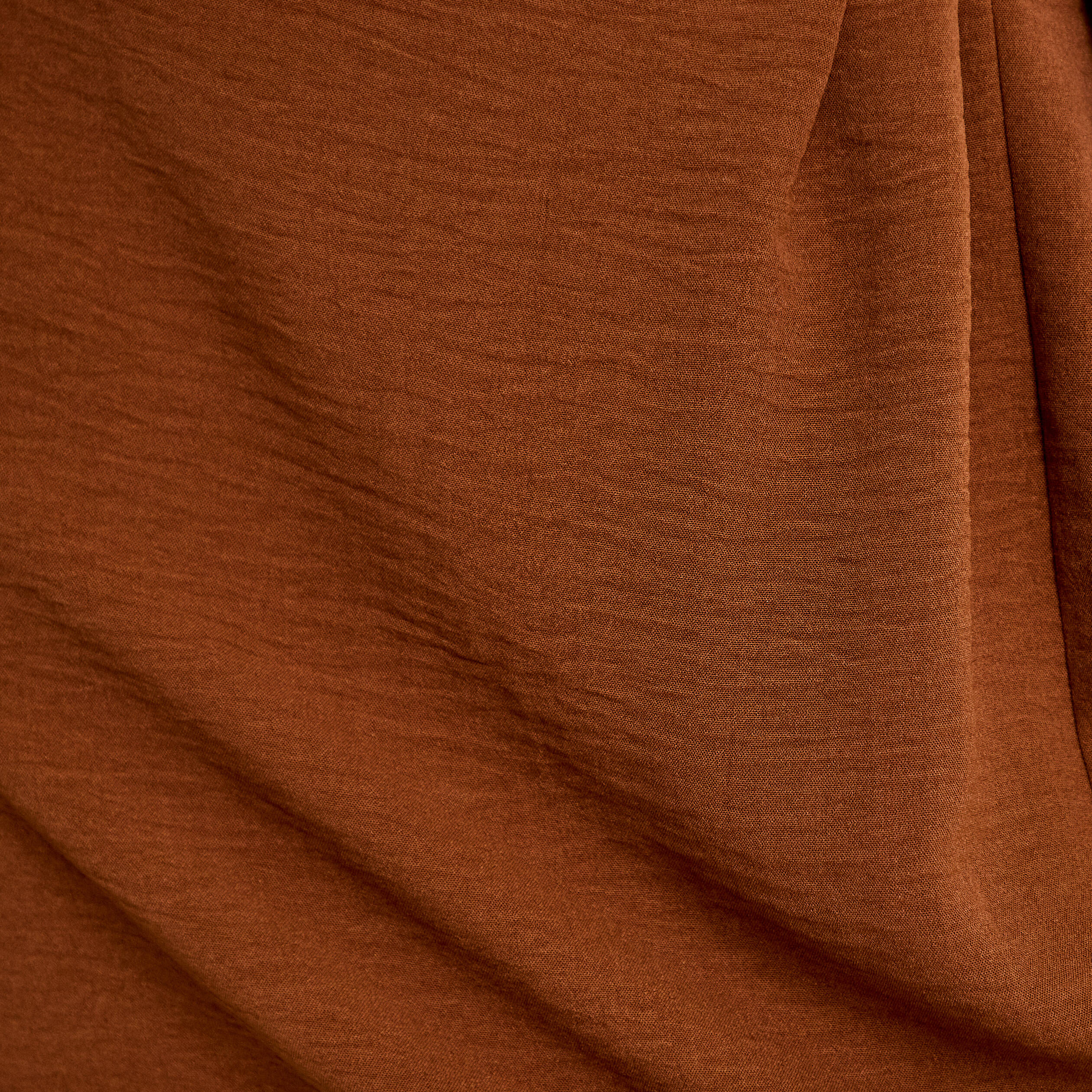 Jupe longue pliss&eacute;e avec bijou marron femme