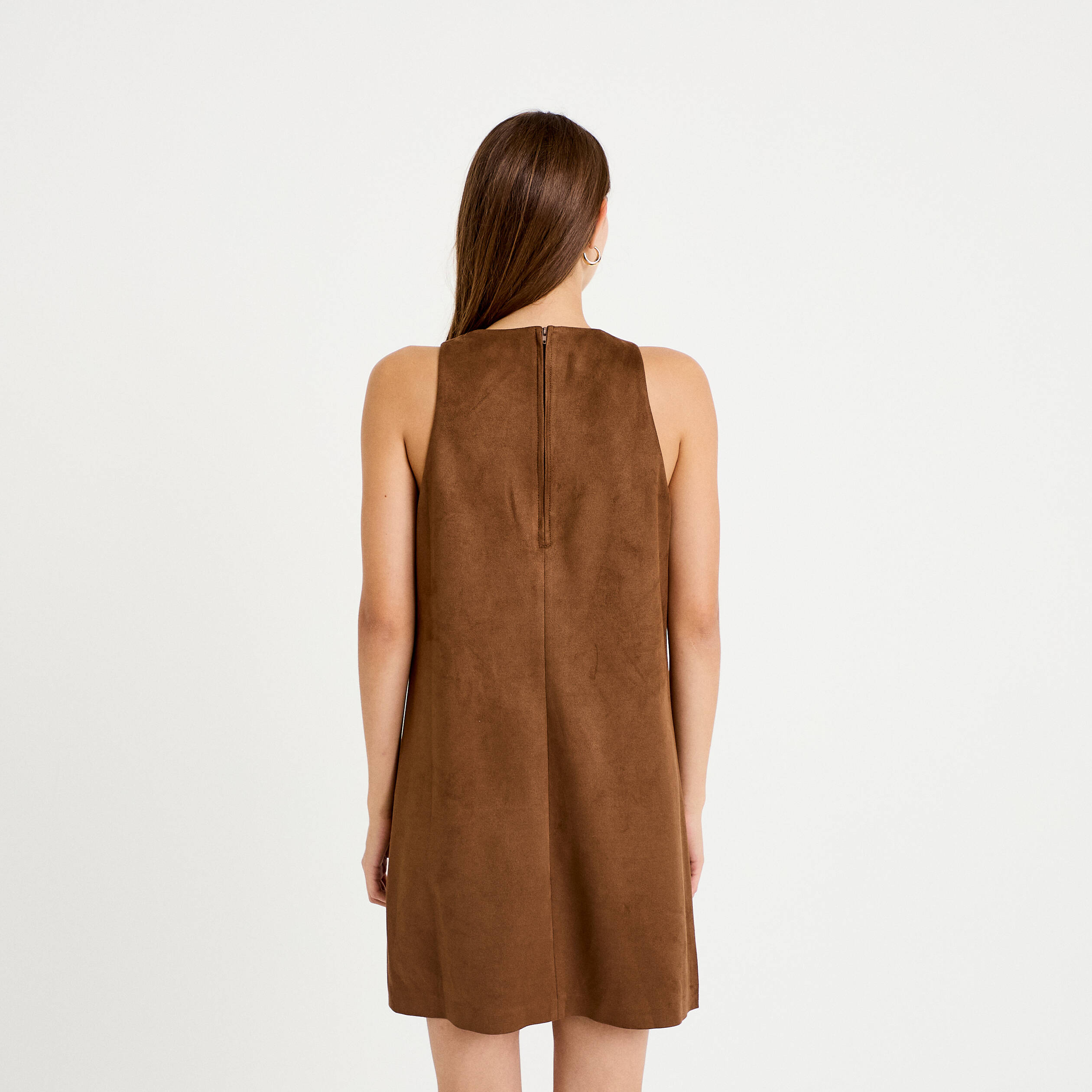 Robe courte &eacute;vas&eacute;e sans manches marron femme