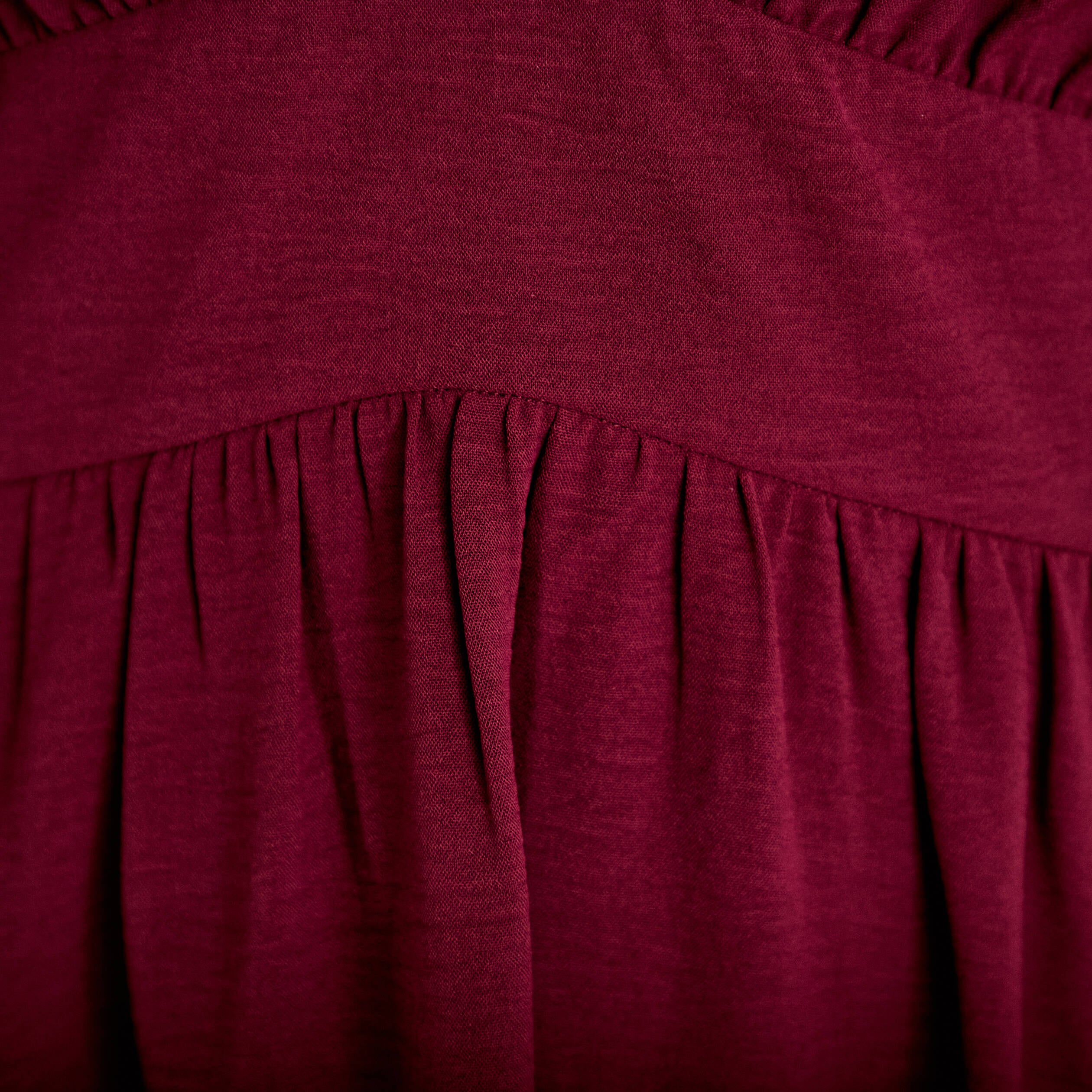 Robe courte &eacute;vas&eacute;e col v manches 3/4 bordeaux femme