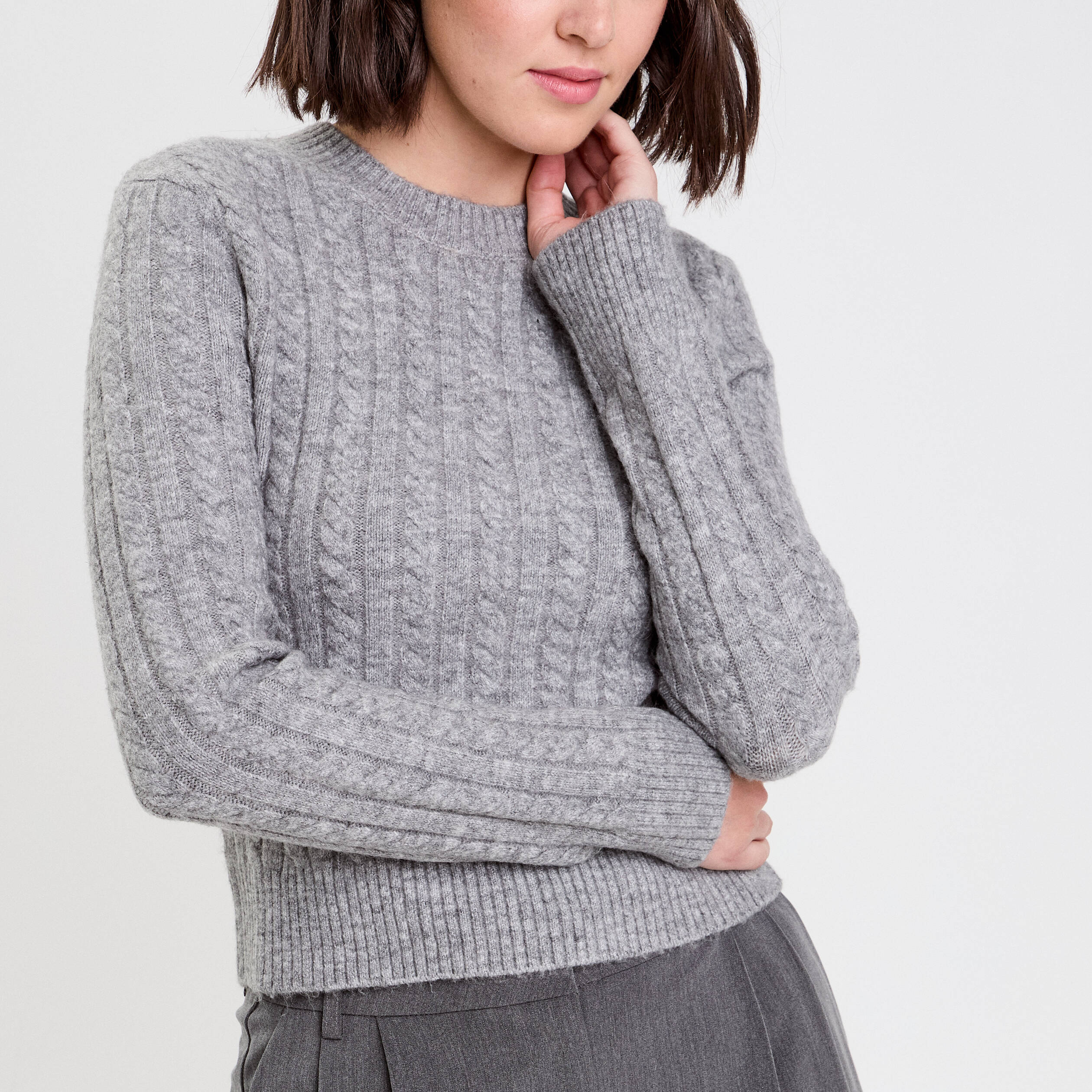 Pull ajust&eacute; col rond manches longues gris fonc&eacute; femme