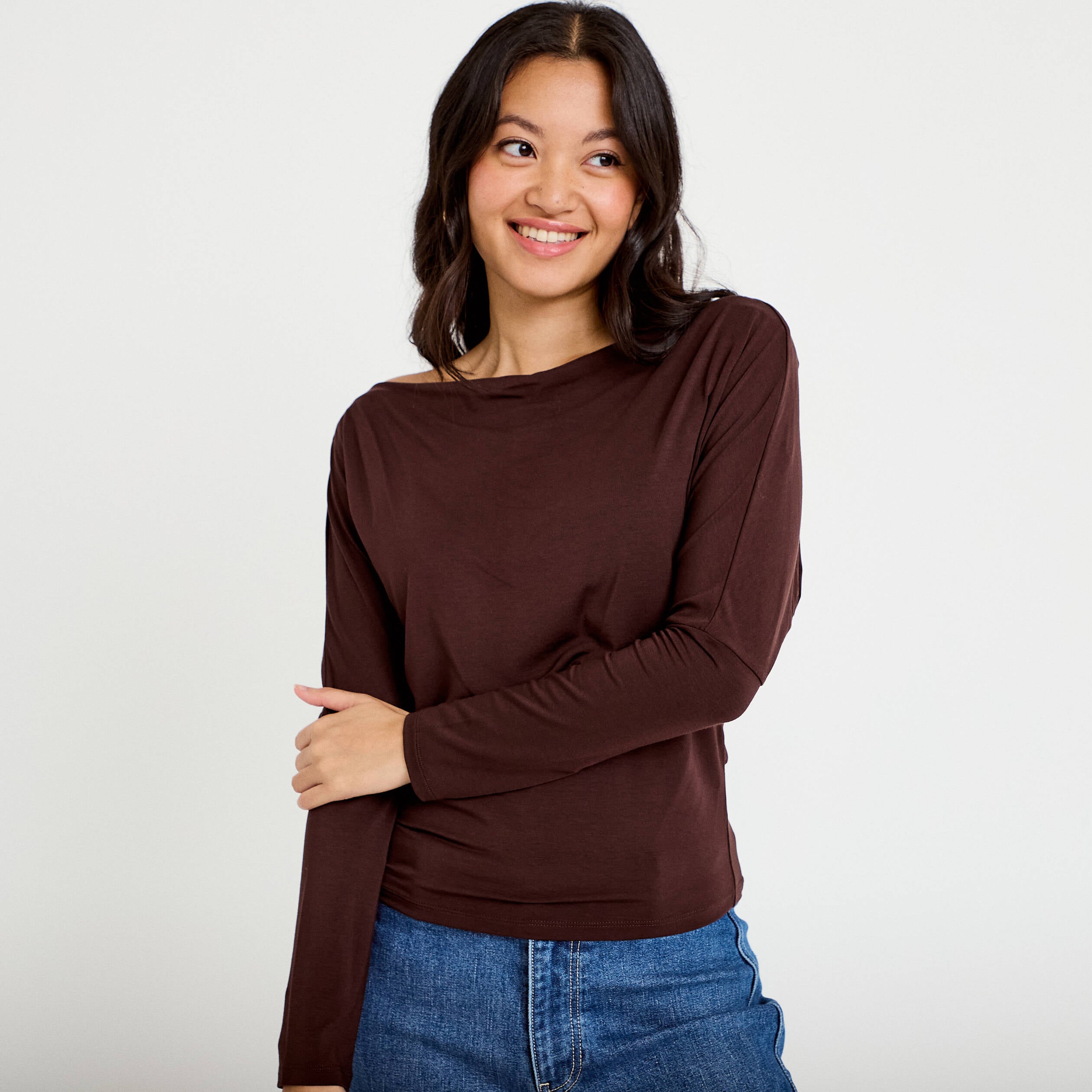 T-shirt col bateau manches longues marron fonc&eacute; femme