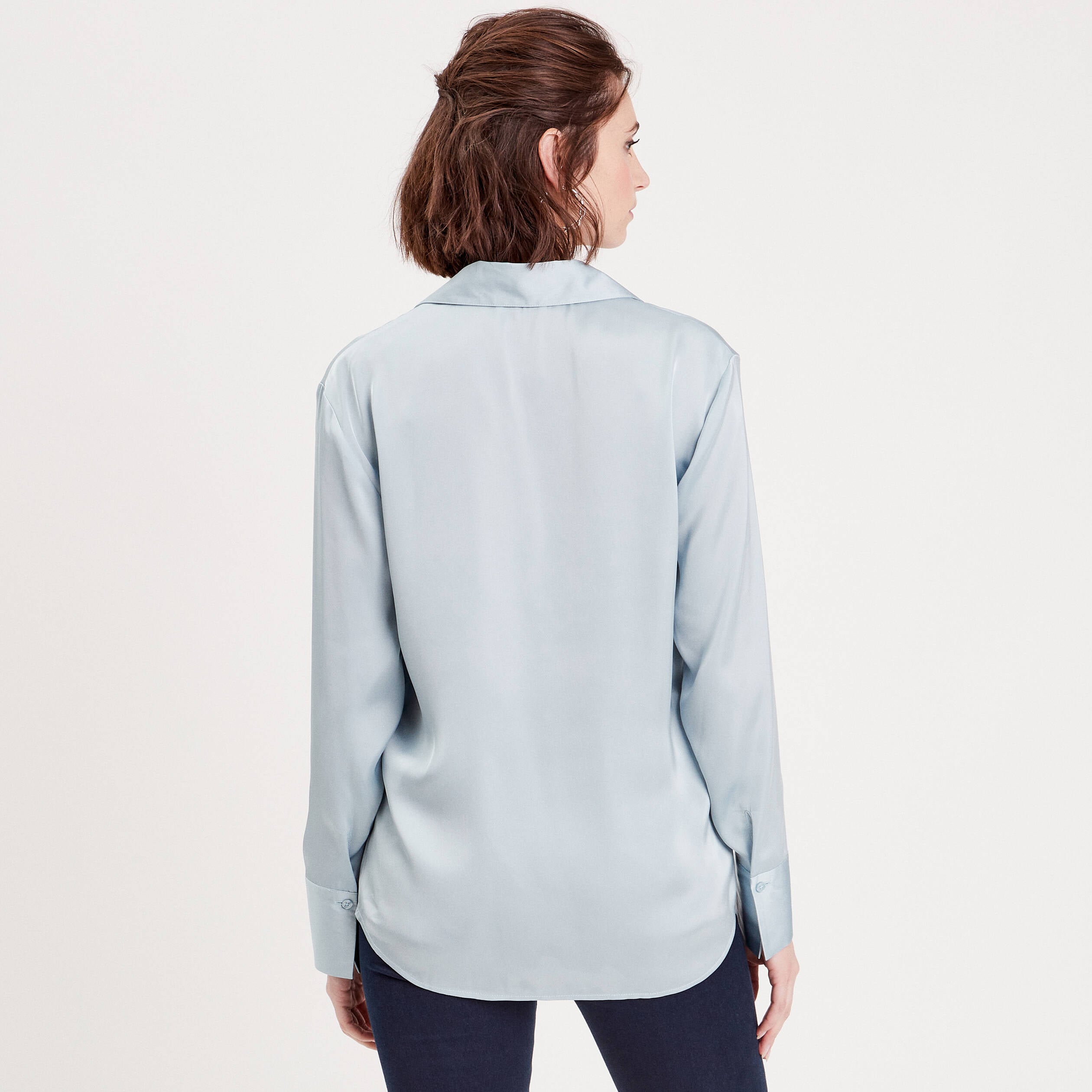Chemise satin&eacute;e bleu clair femme
