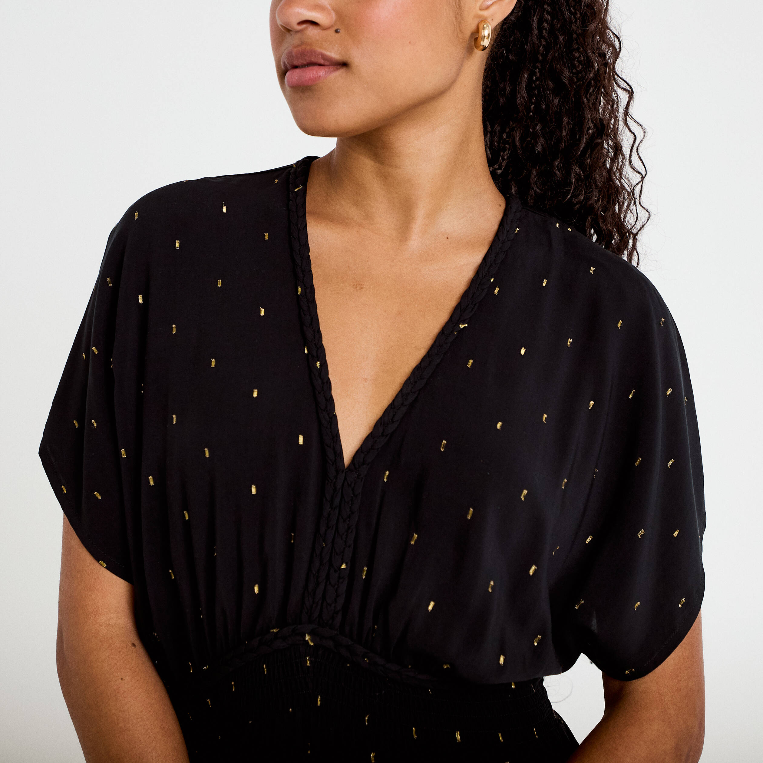 Robe &eacute;vas&eacute;e 3/4 col v manches courtes noir femme
