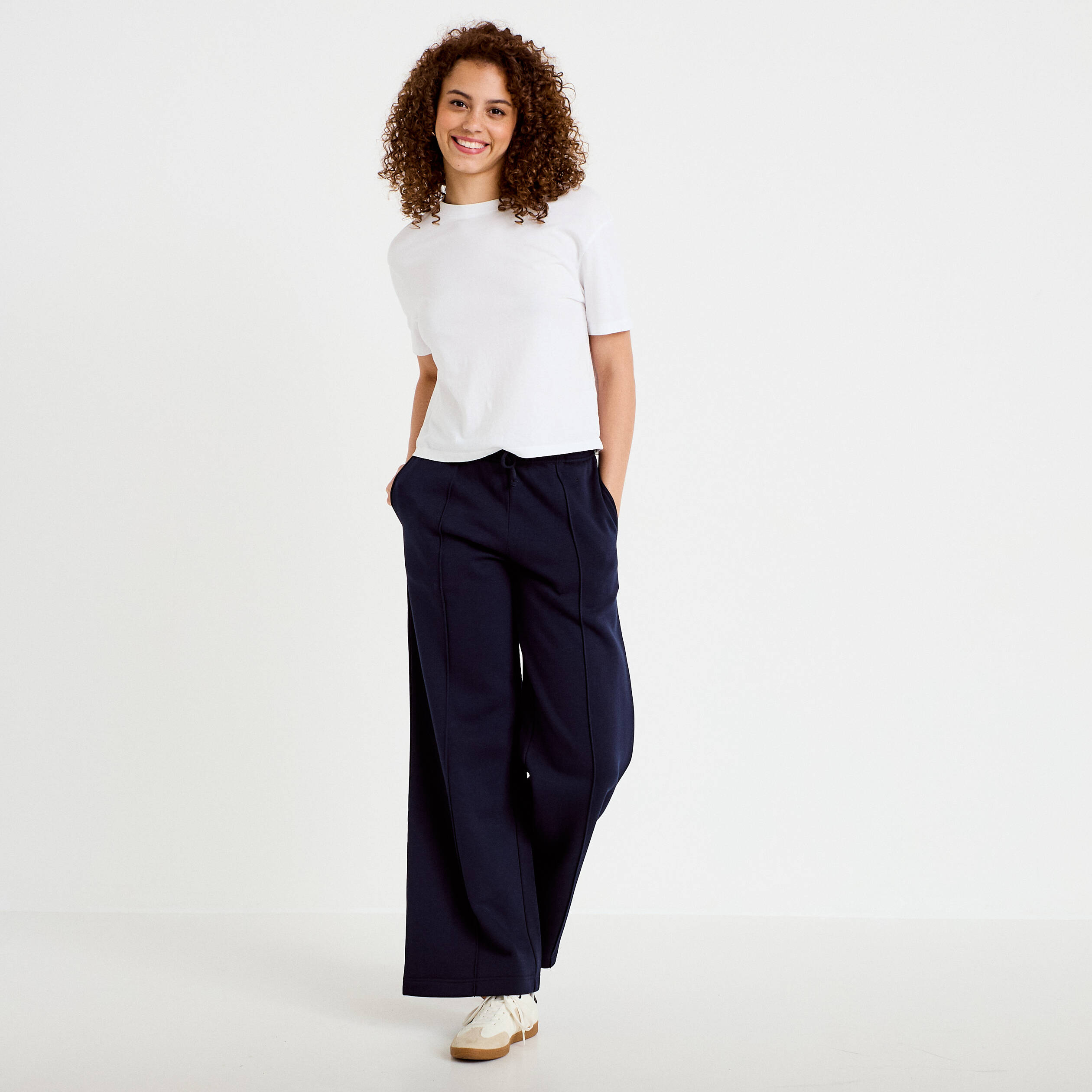Pantalon large style jogging bleu marine femme