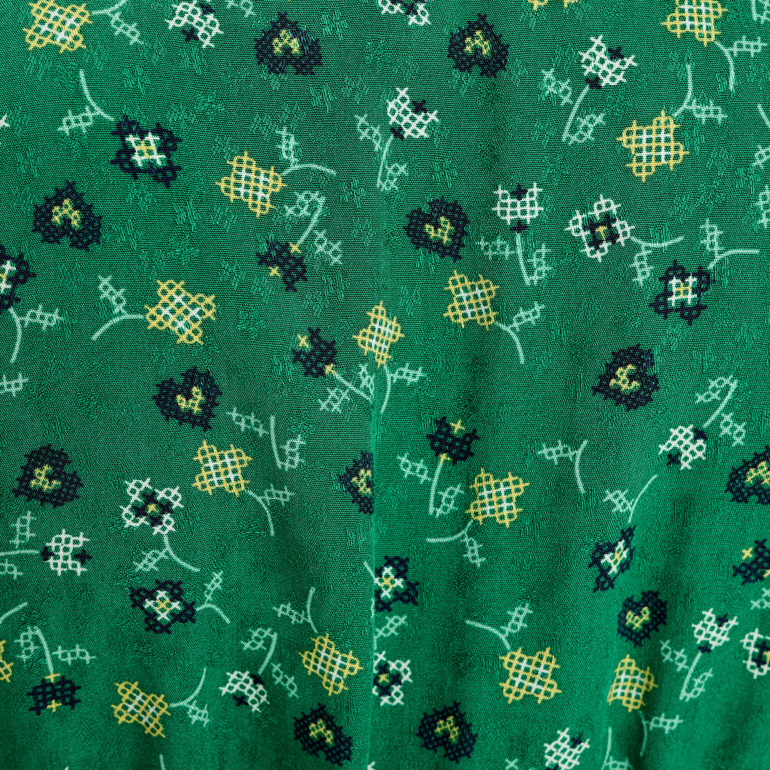Robe longue &eacute;vas&eacute;e en dentelle col v vert femme