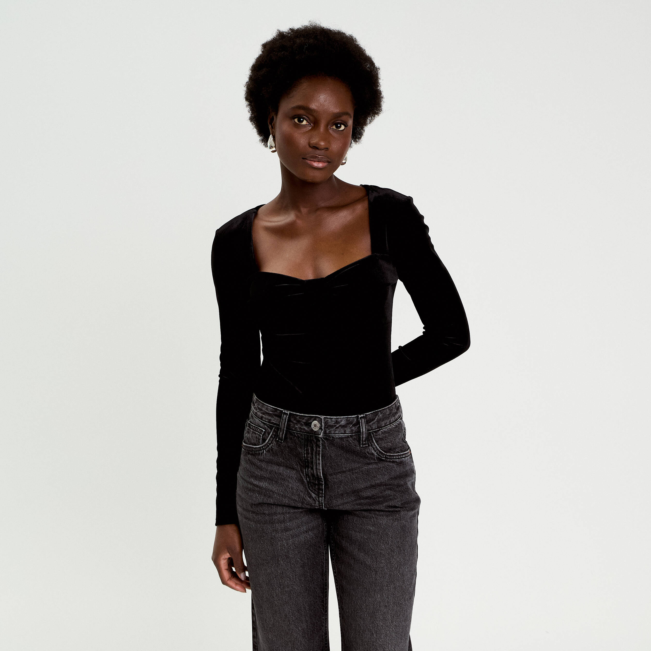 Top ajust&eacute; velours noir femme