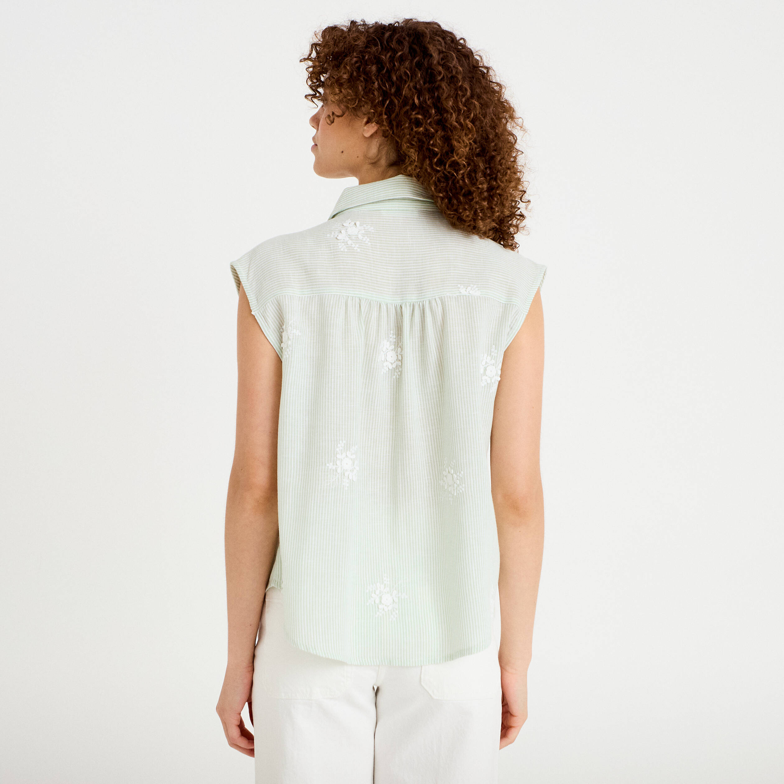 Chemise sans manches col classique vert clair femme