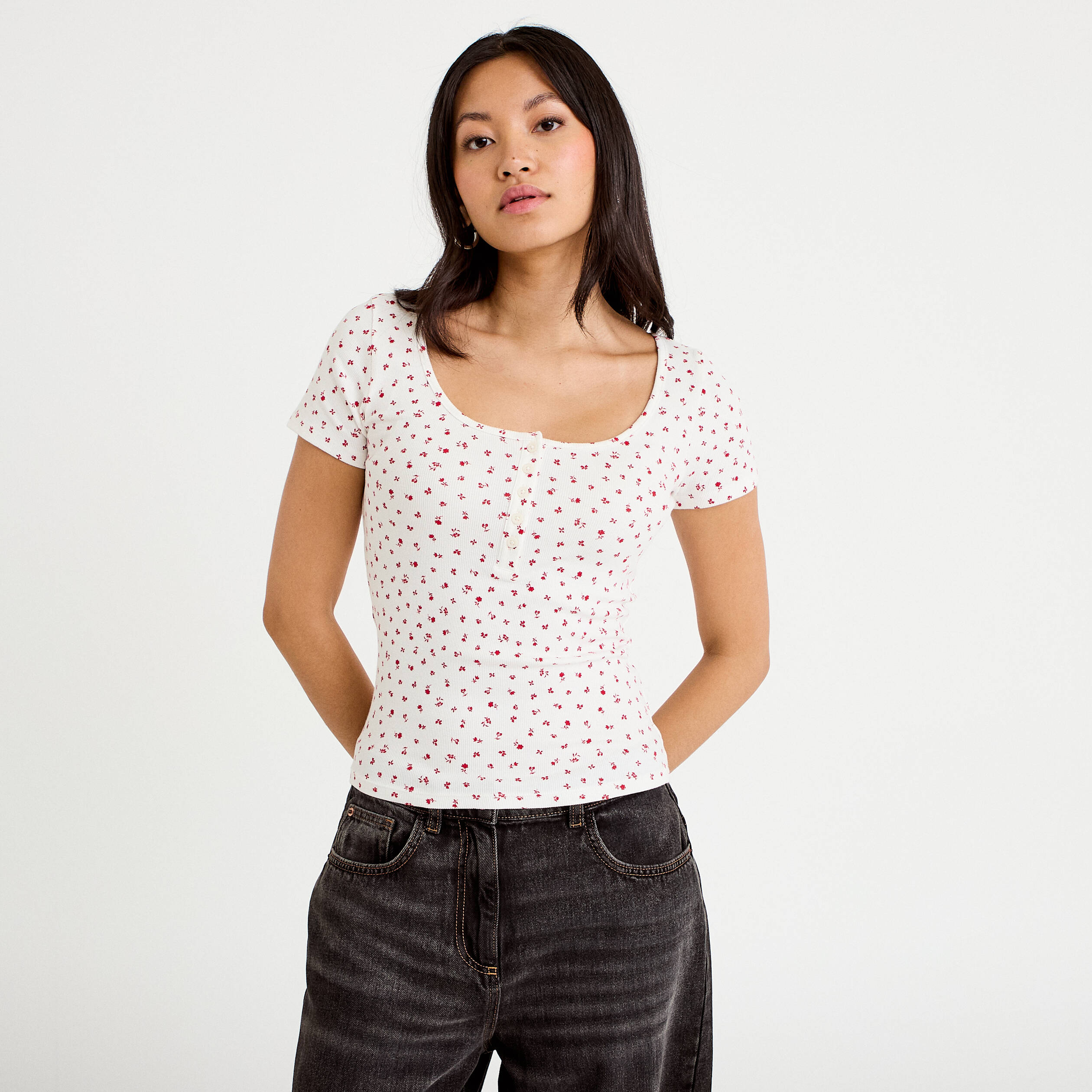 T-shirt c&ocirc;tel&eacute; blanc femme