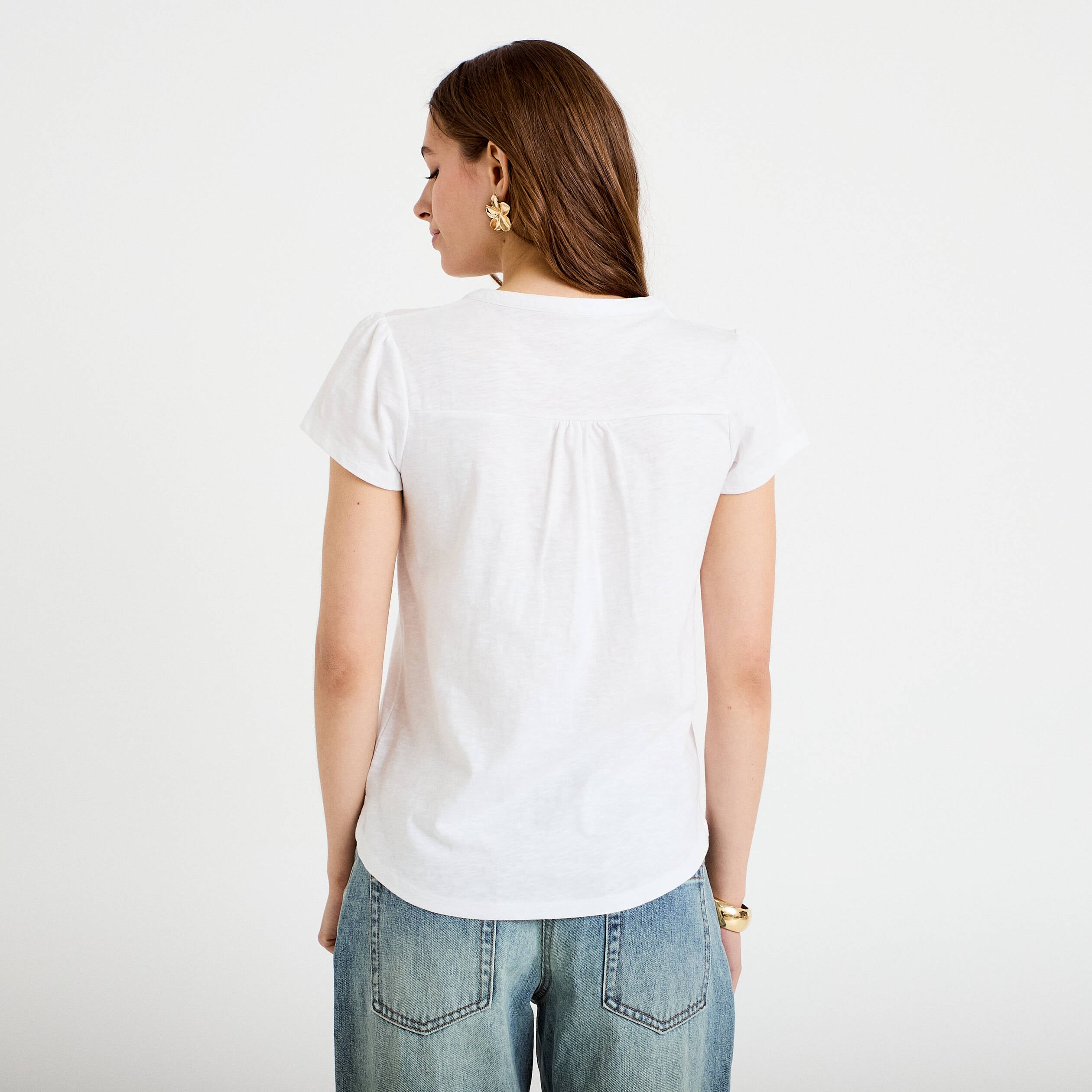 T-shirt boutonn&eacute; sur le devant blanc femme