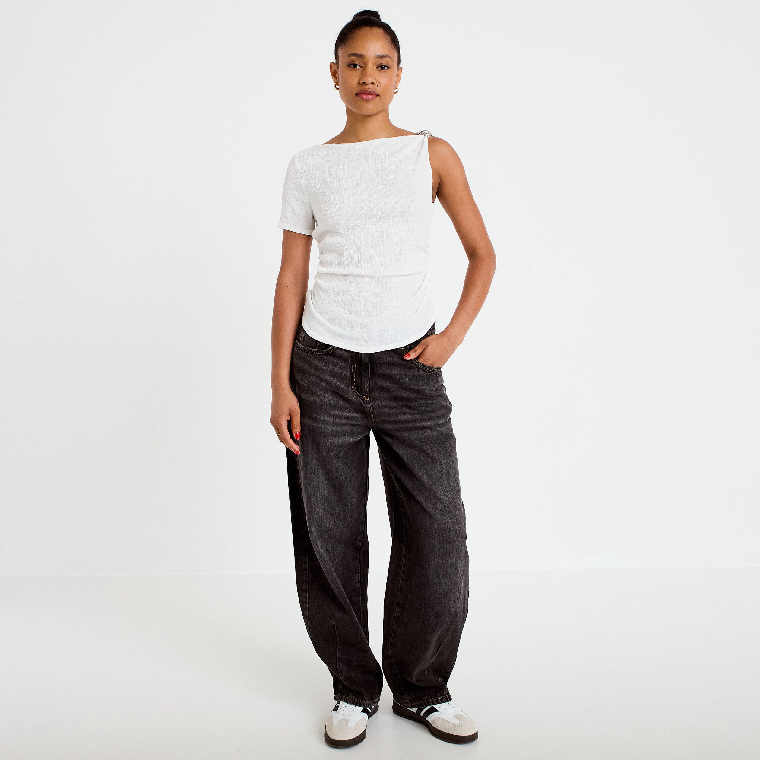 Top one shoulder pliss&eacute; manches courtes ecru femme