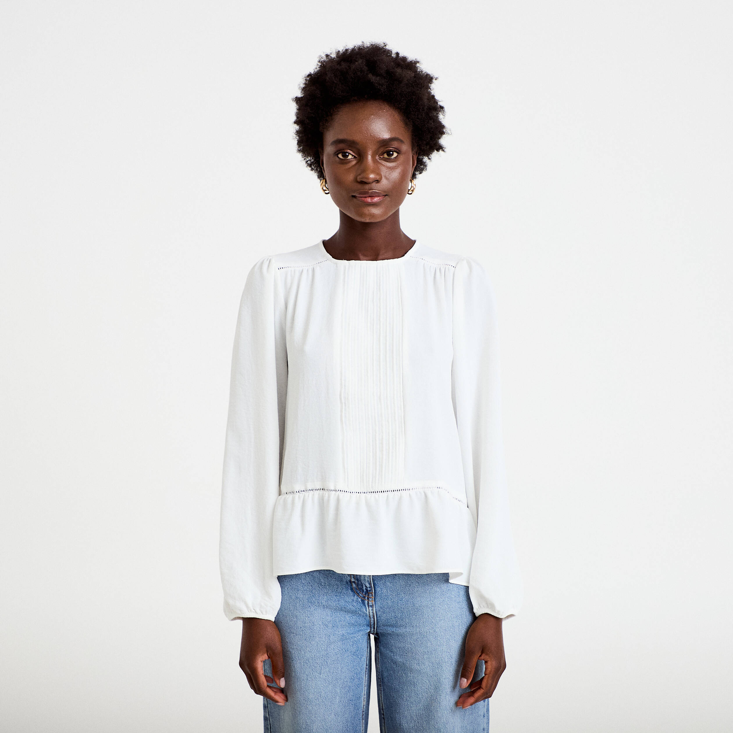 Blouse ajour&eacute;e col rond manches longues ecru femme