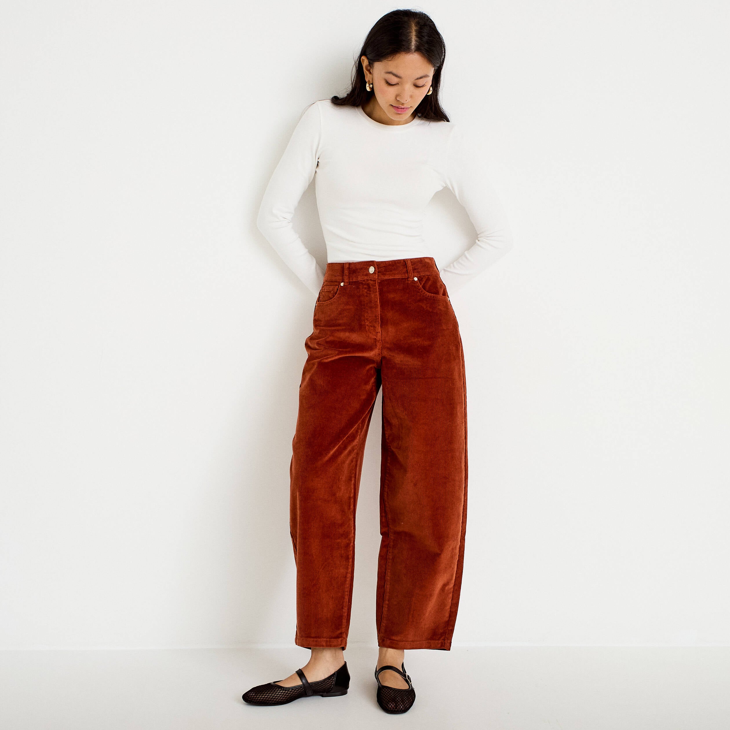 Pantalon barrel en velours marron cognac femme