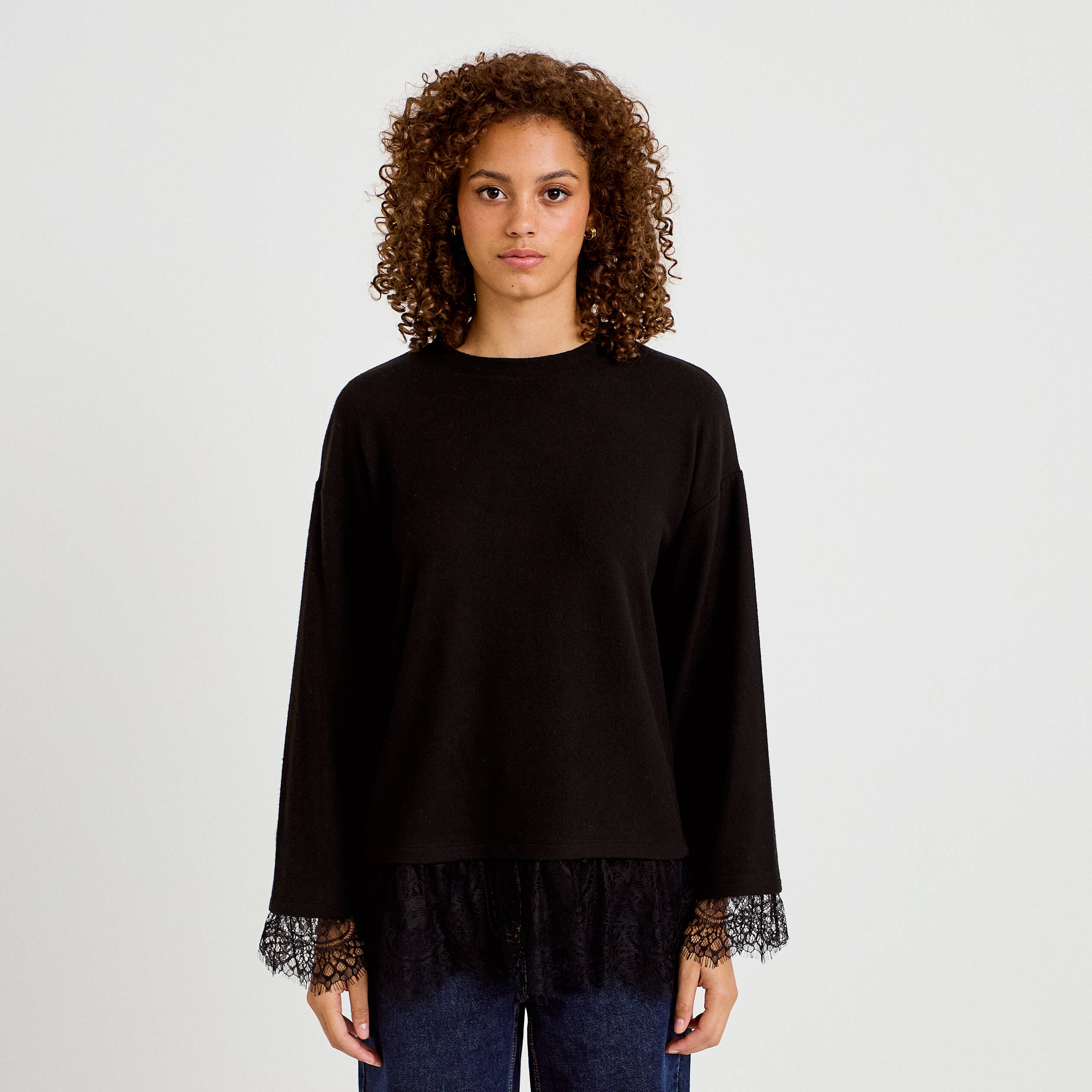 T-shirt manches longues avec dentelle noir femme