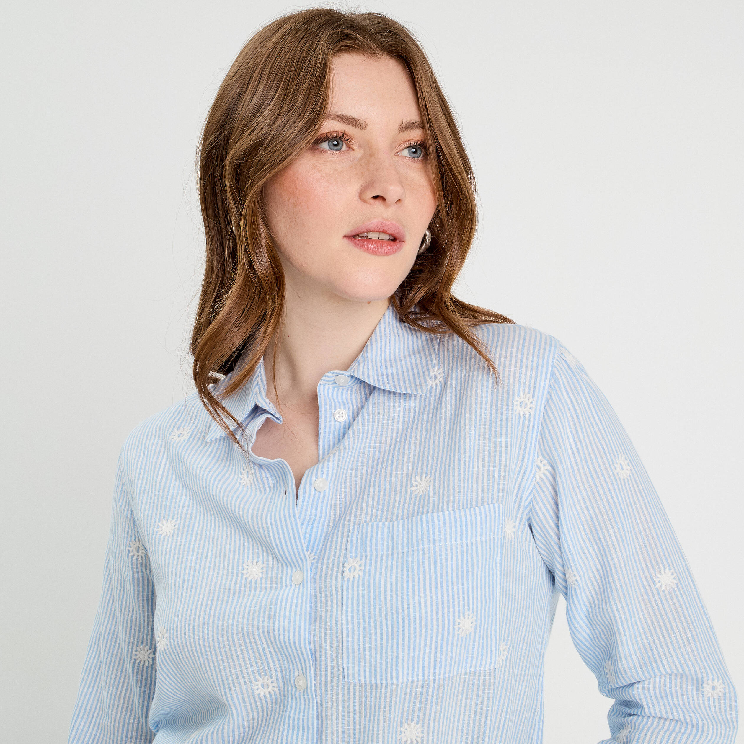 Chemise brod&eacute;e manches longues blanc femme