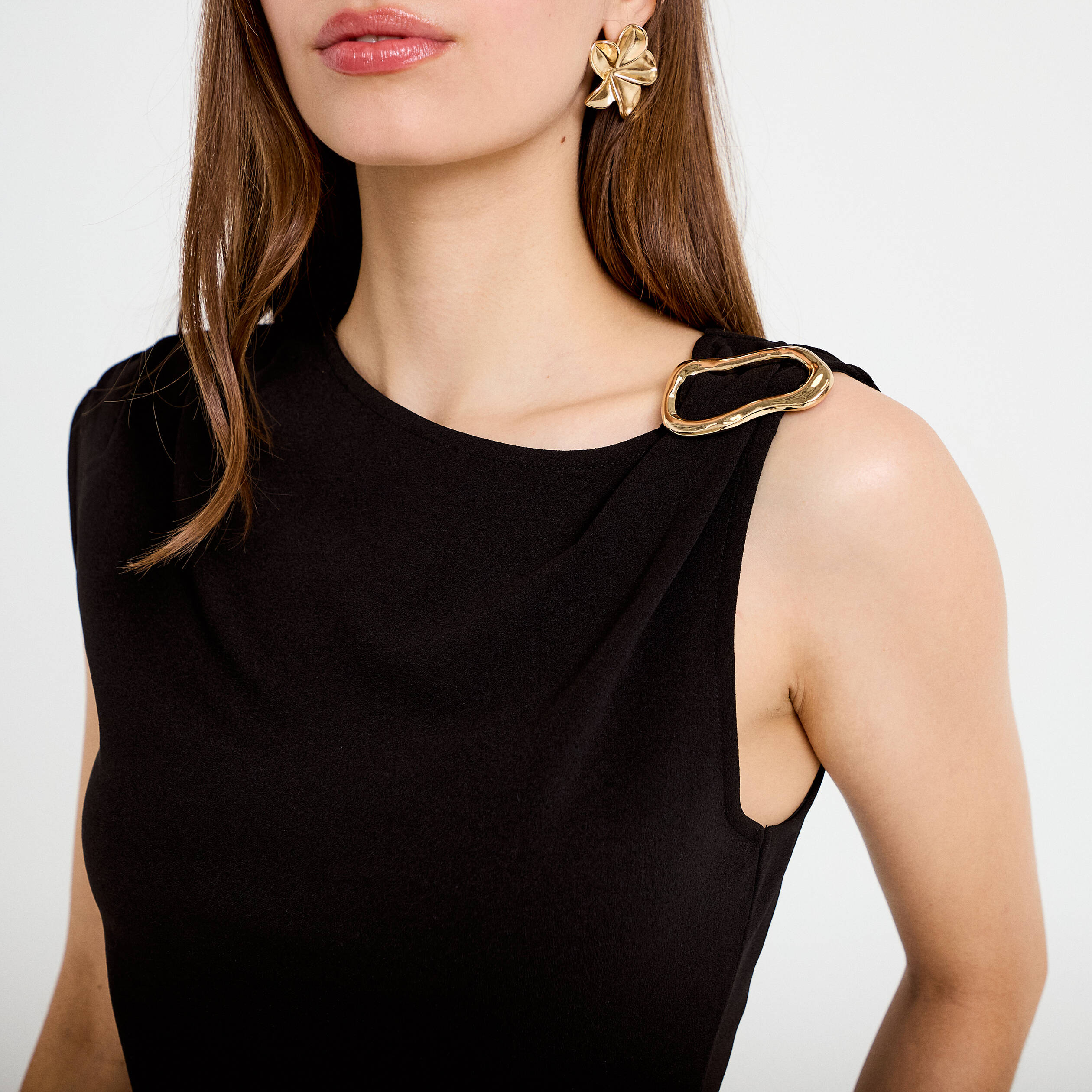 Top asym&eacute;trique d&eacute;tail bijou noir femme