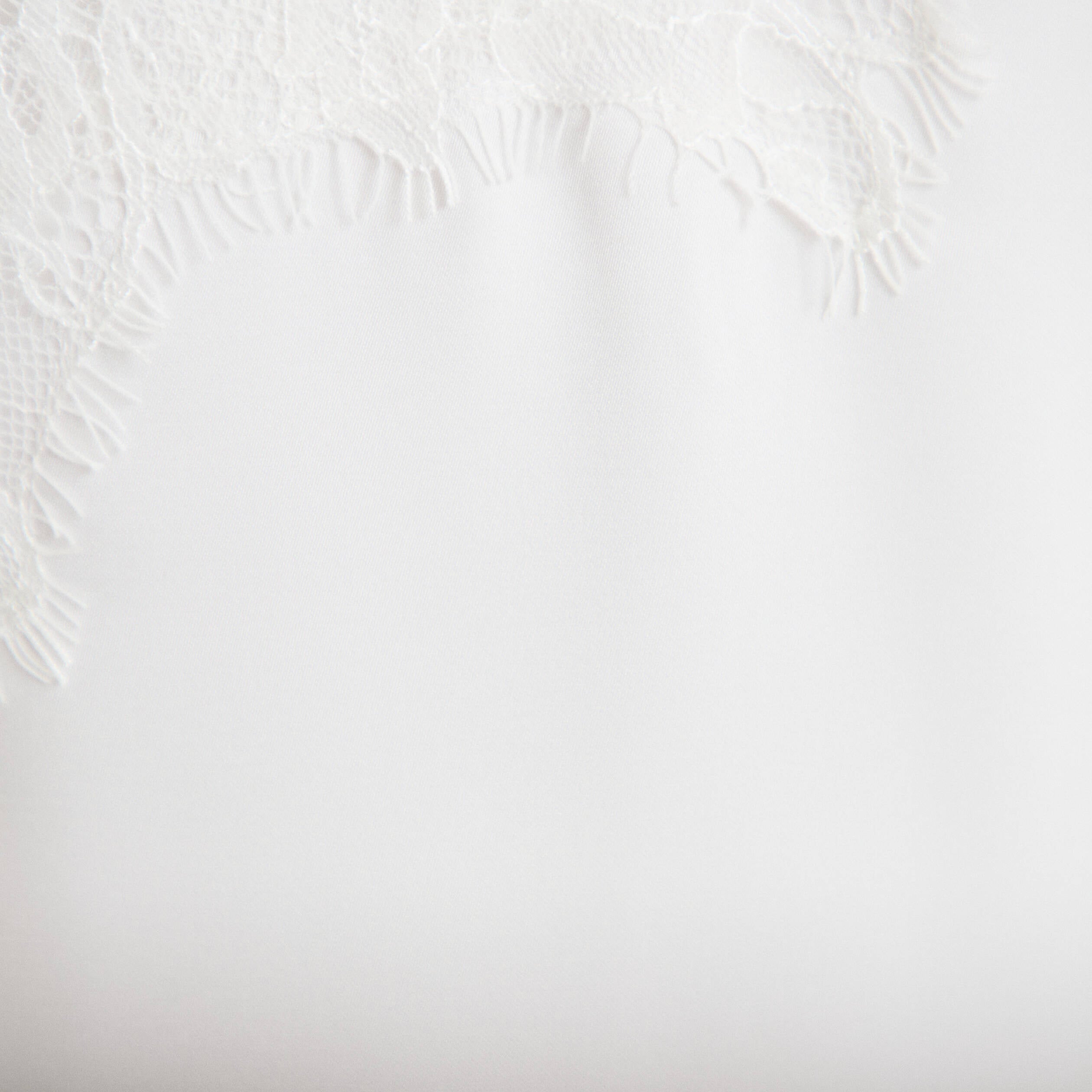 D&eacute;bardeur ajust&eacute; d&eacute;collet&eacute; dentelle ecru femme