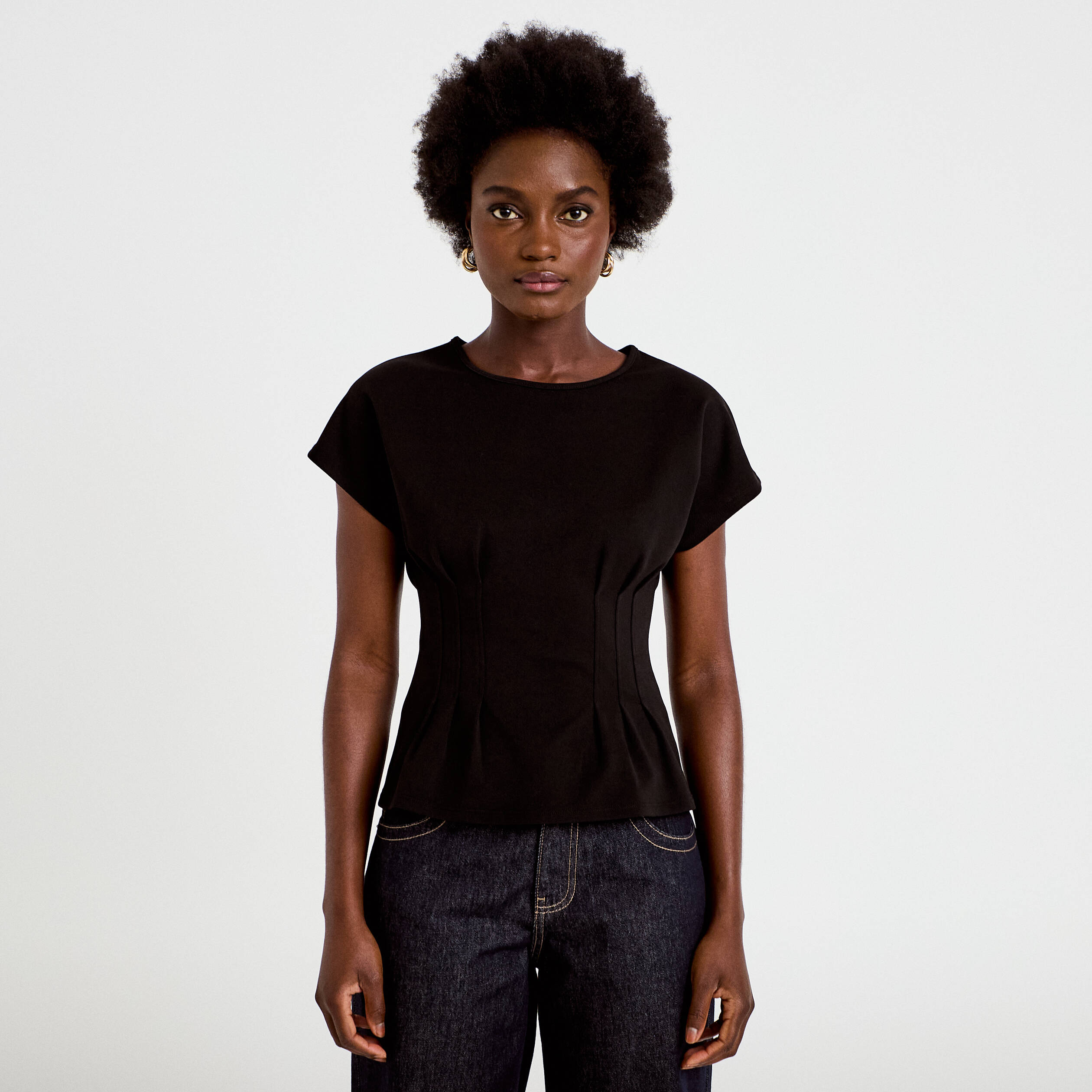 Top ajust&eacute; col rond manches courtes noir femme