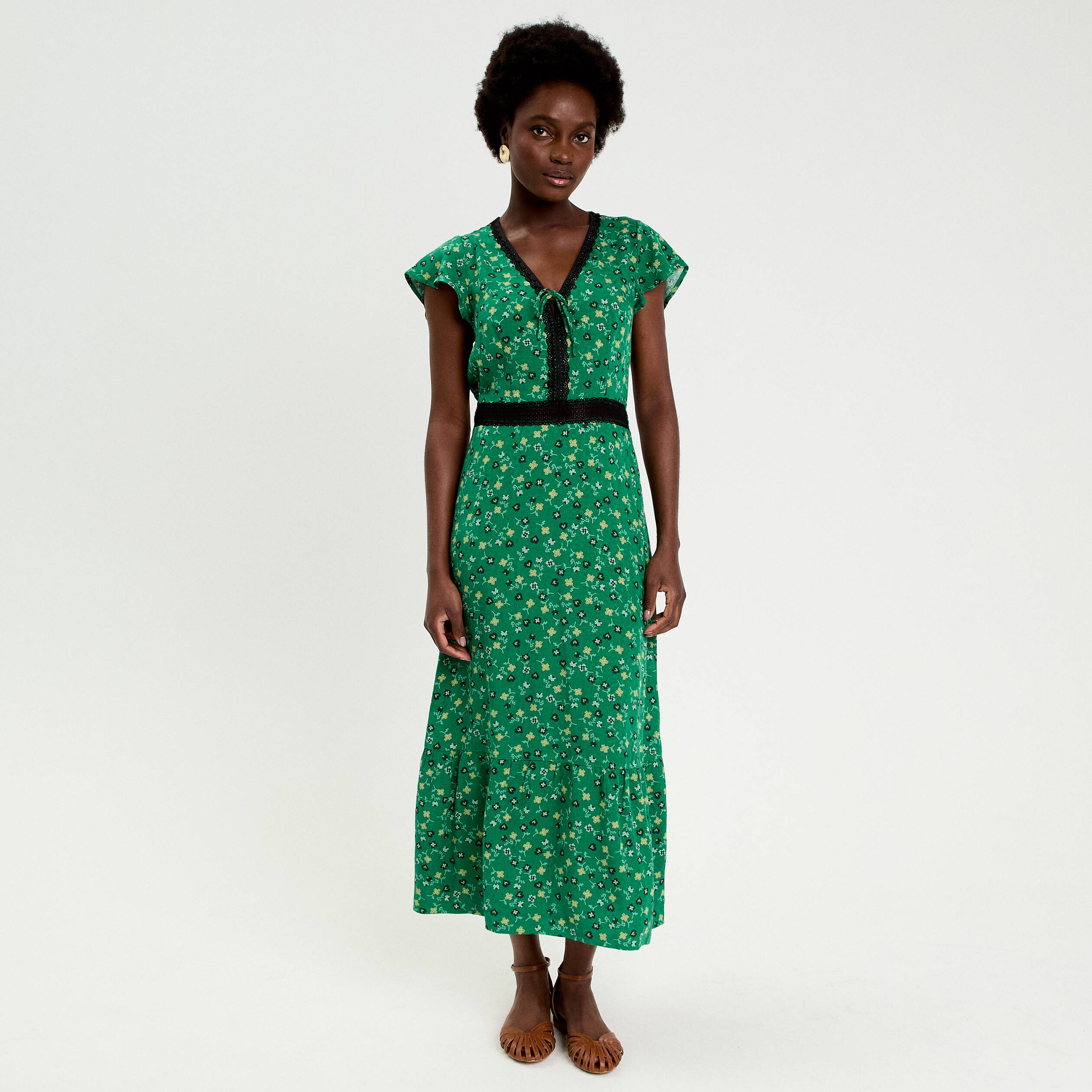 Robe longue &eacute;vas&eacute;e en dentelle col v vert femme