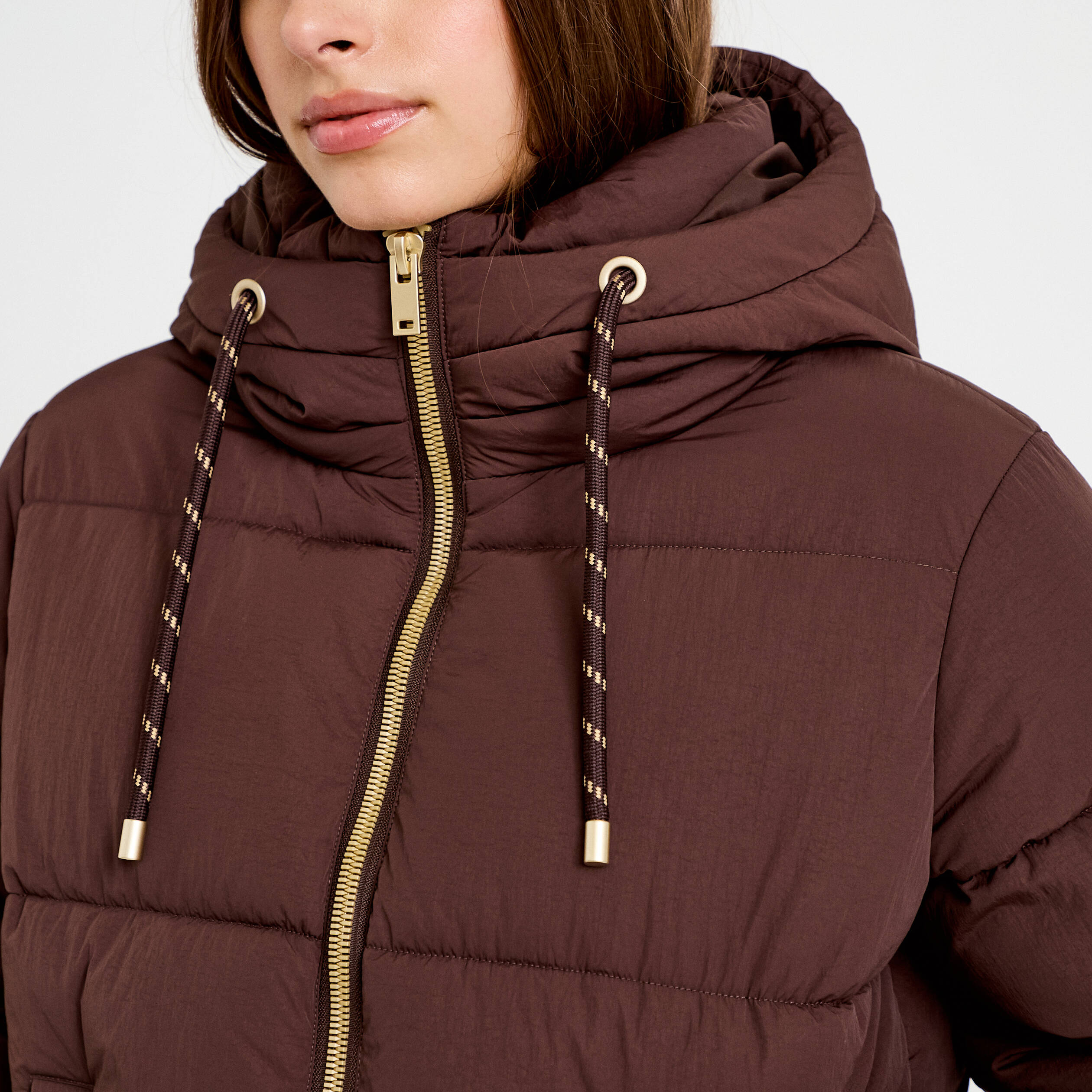Doudoune droite cropped &agrave; capuche marron fonc&eacute; femme
