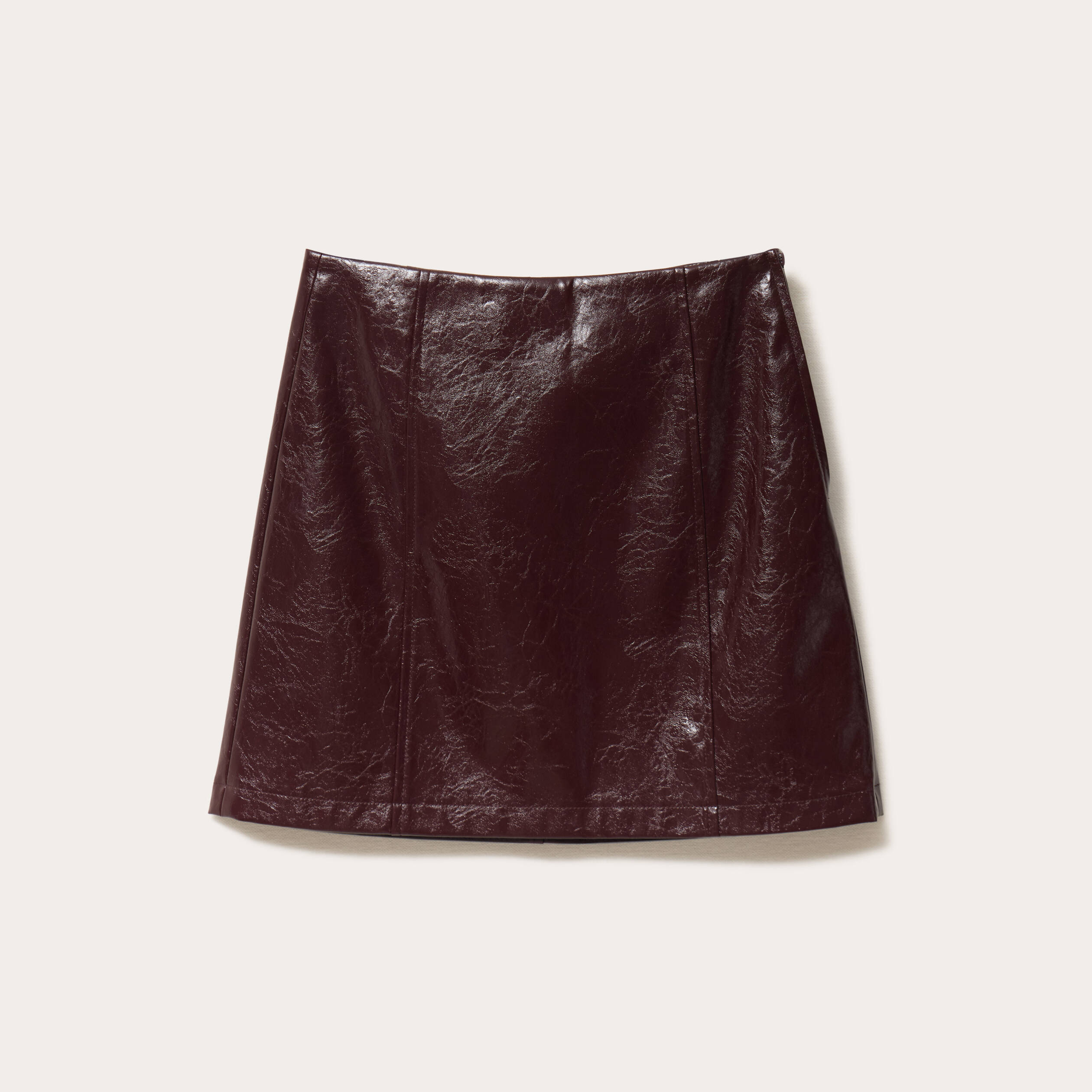 Jupe droite courte en similicuir violet fonc&eacute; femme
