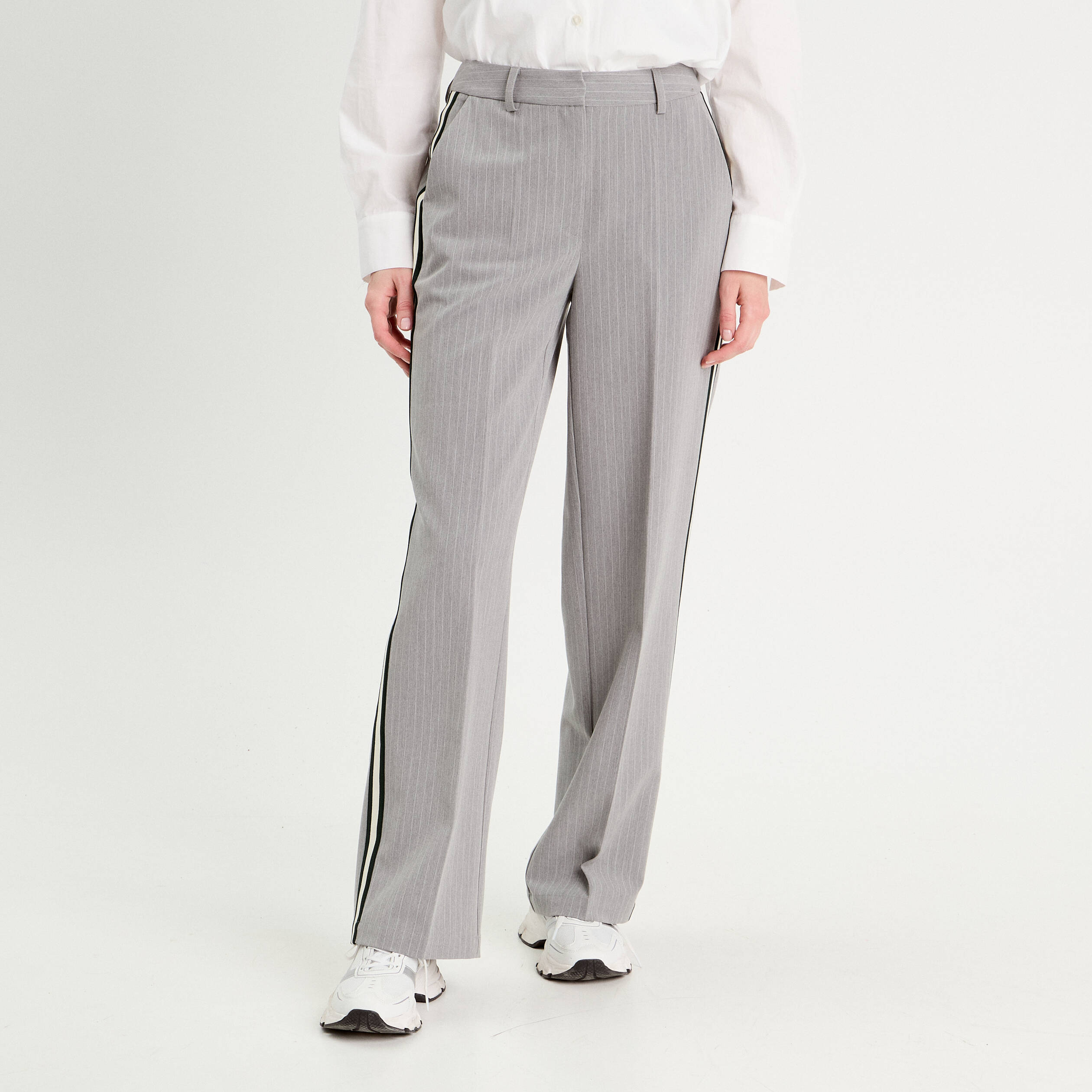 Pantalon large avec bandes gris clair femme