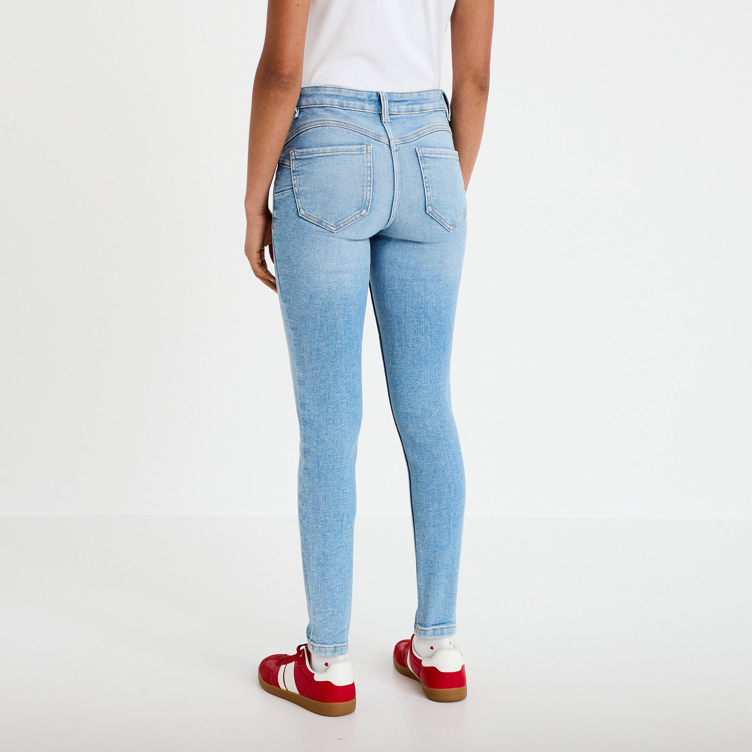Jean skinny push-up taille standard denim bleach femme