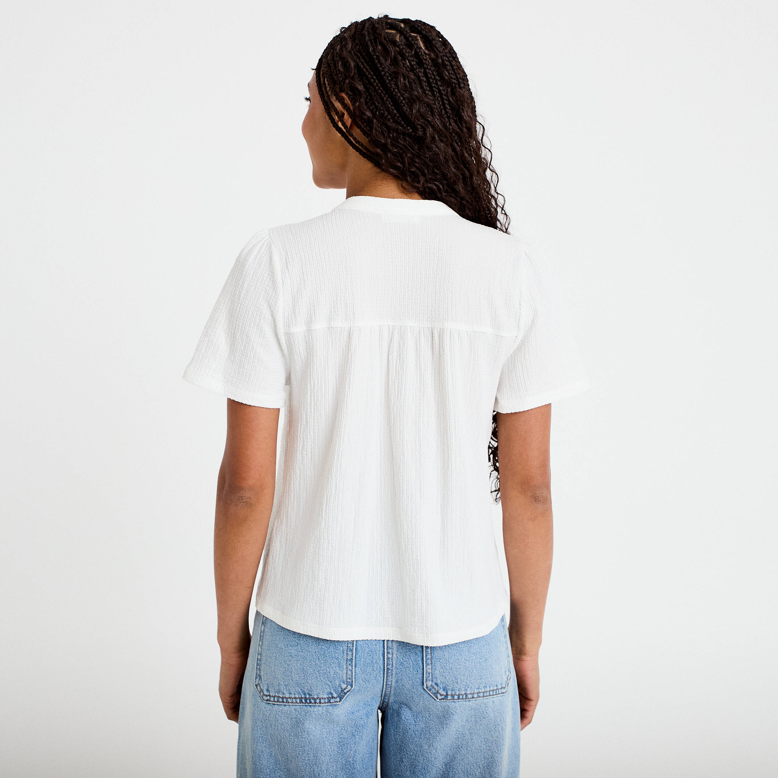 Blouse plastron brod&eacute; manches courtes ecru femme