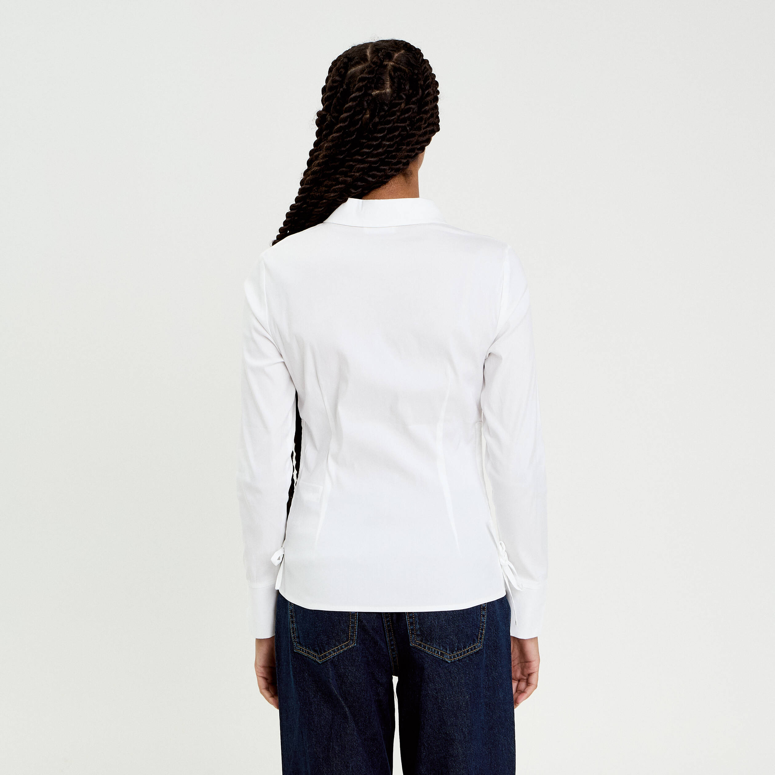 Chemise cintr&eacute;e courte col classique ecru femme