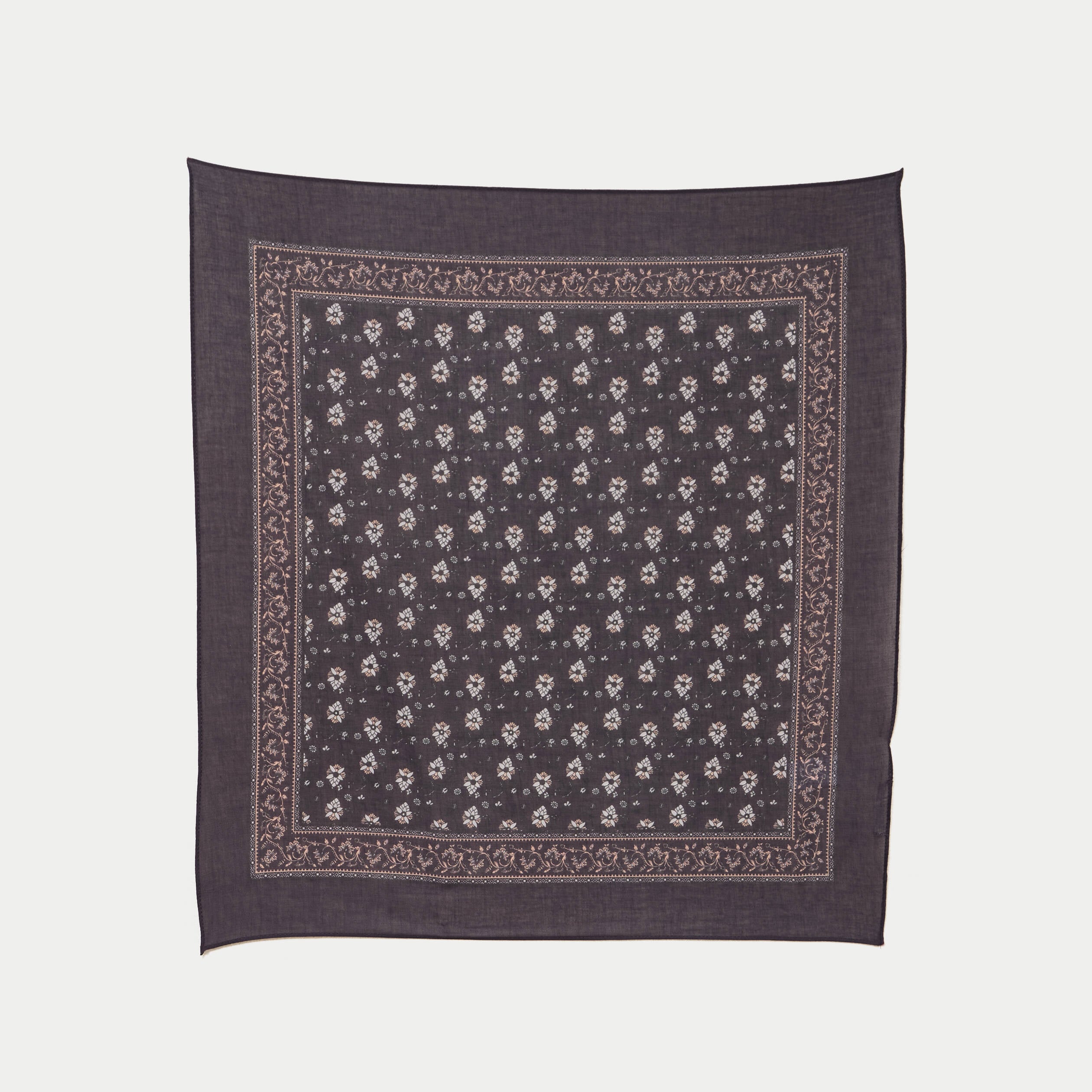 Foulard satin&eacute; soyeux bleu marine femme