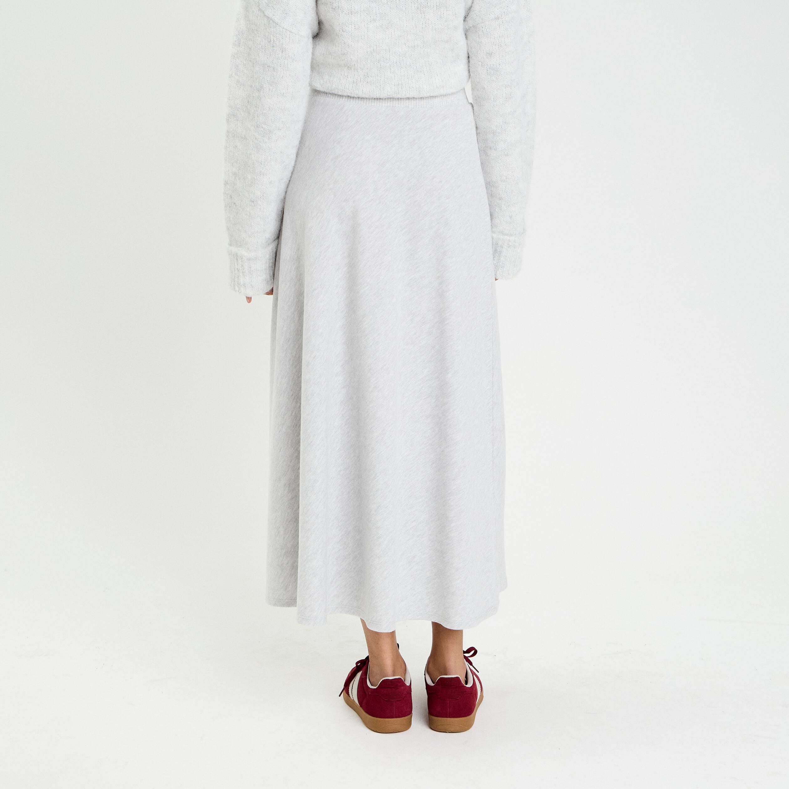 Jupe longue &eacute;vas&eacute;e en maille gris clair femme
