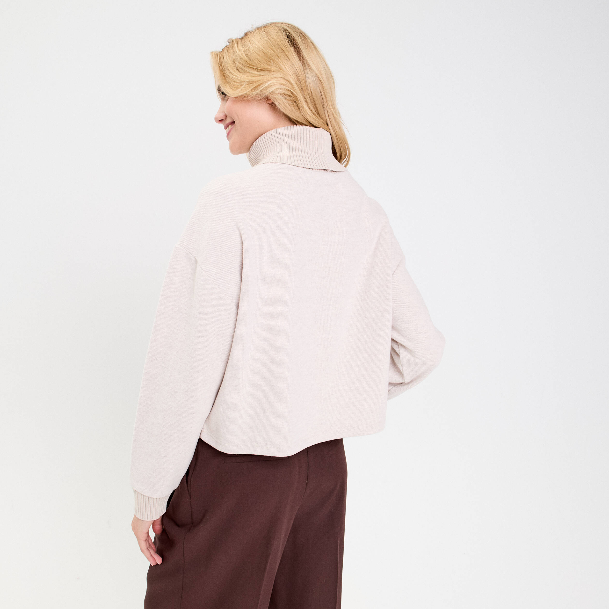 Sweat col roul&eacute; manches longues sable femme