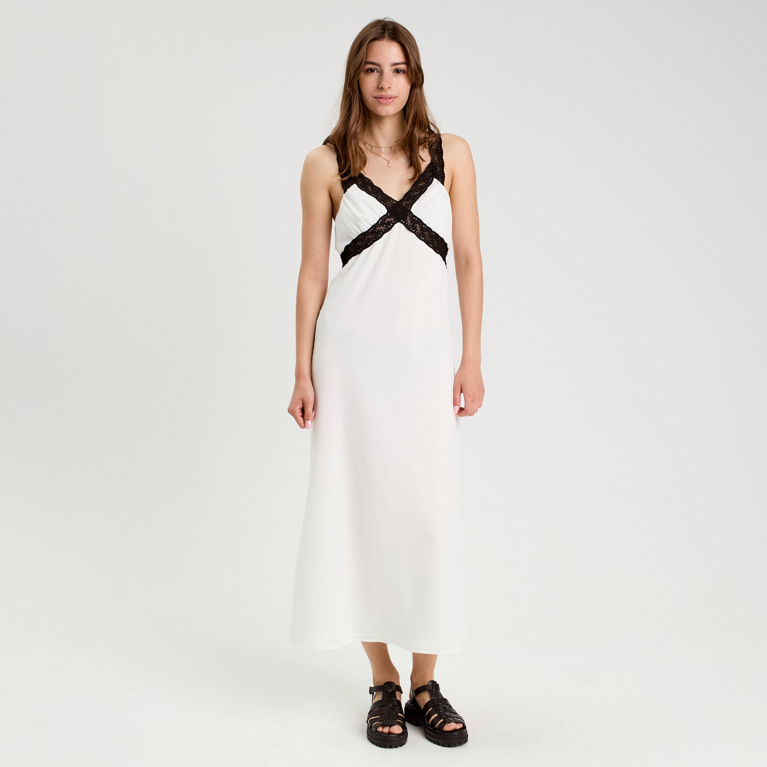 Robe longue &eacute;vas&eacute;e blanc femme