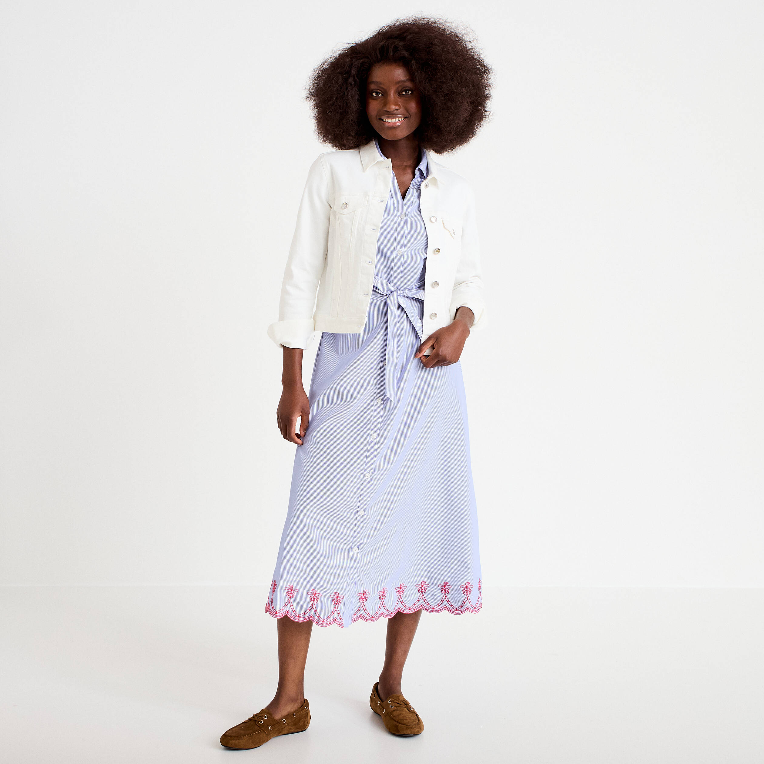 Robe longu&eacute; brod&eacute;e manches courtes bleu roi femme