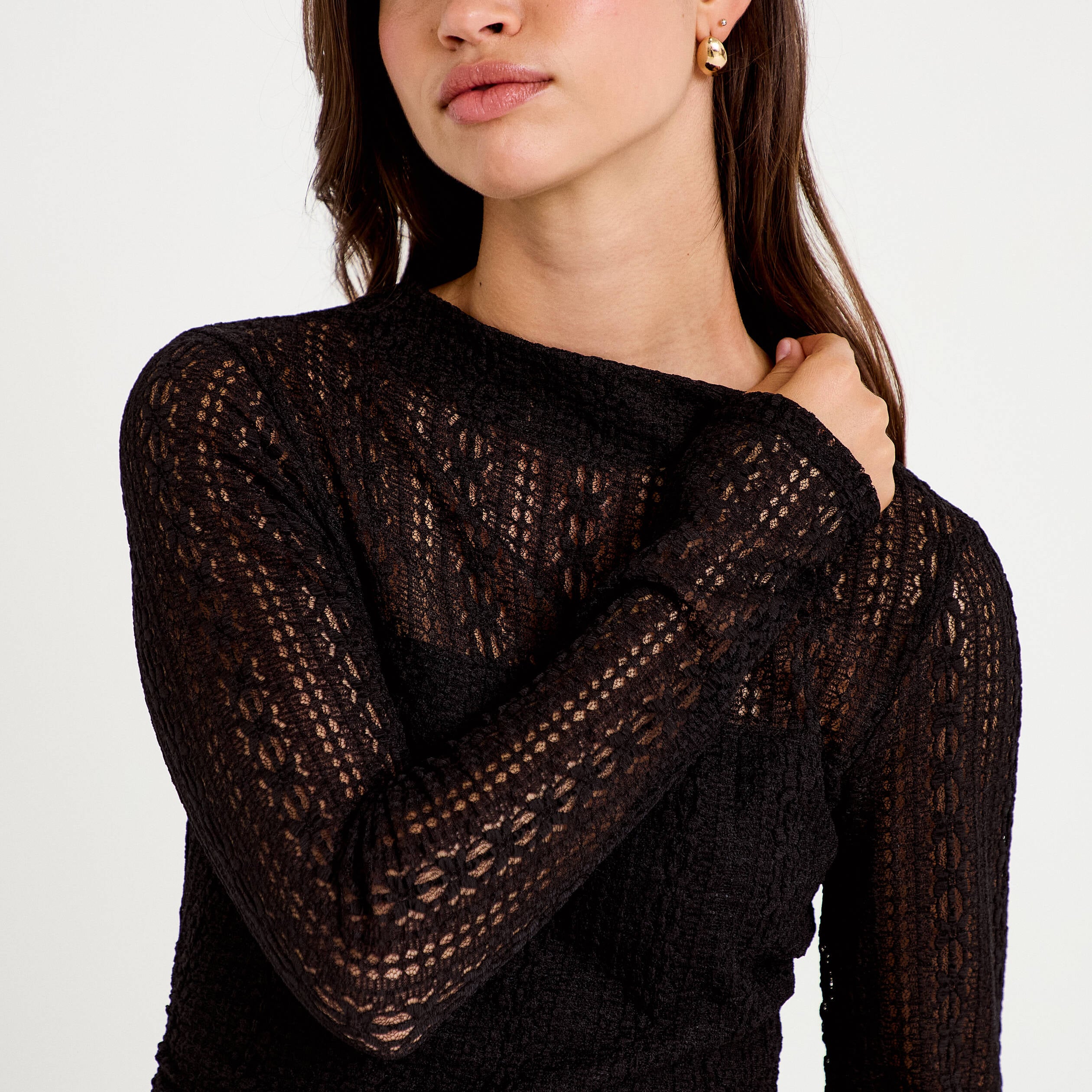 Top ajust&eacute; col montant dentelle noir femme