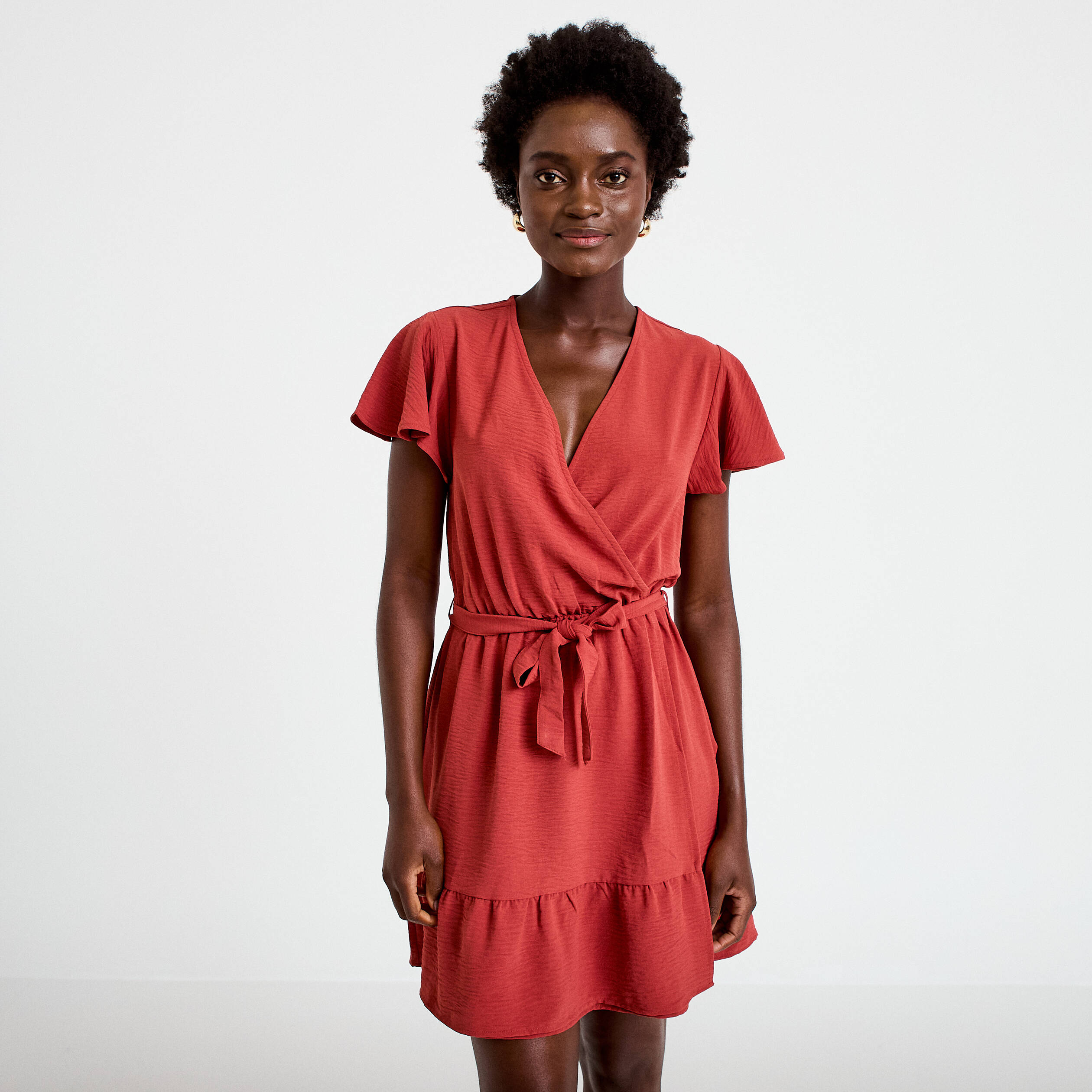 Robe courte &eacute;vas&eacute;e col v manches courtes vieux rose femme