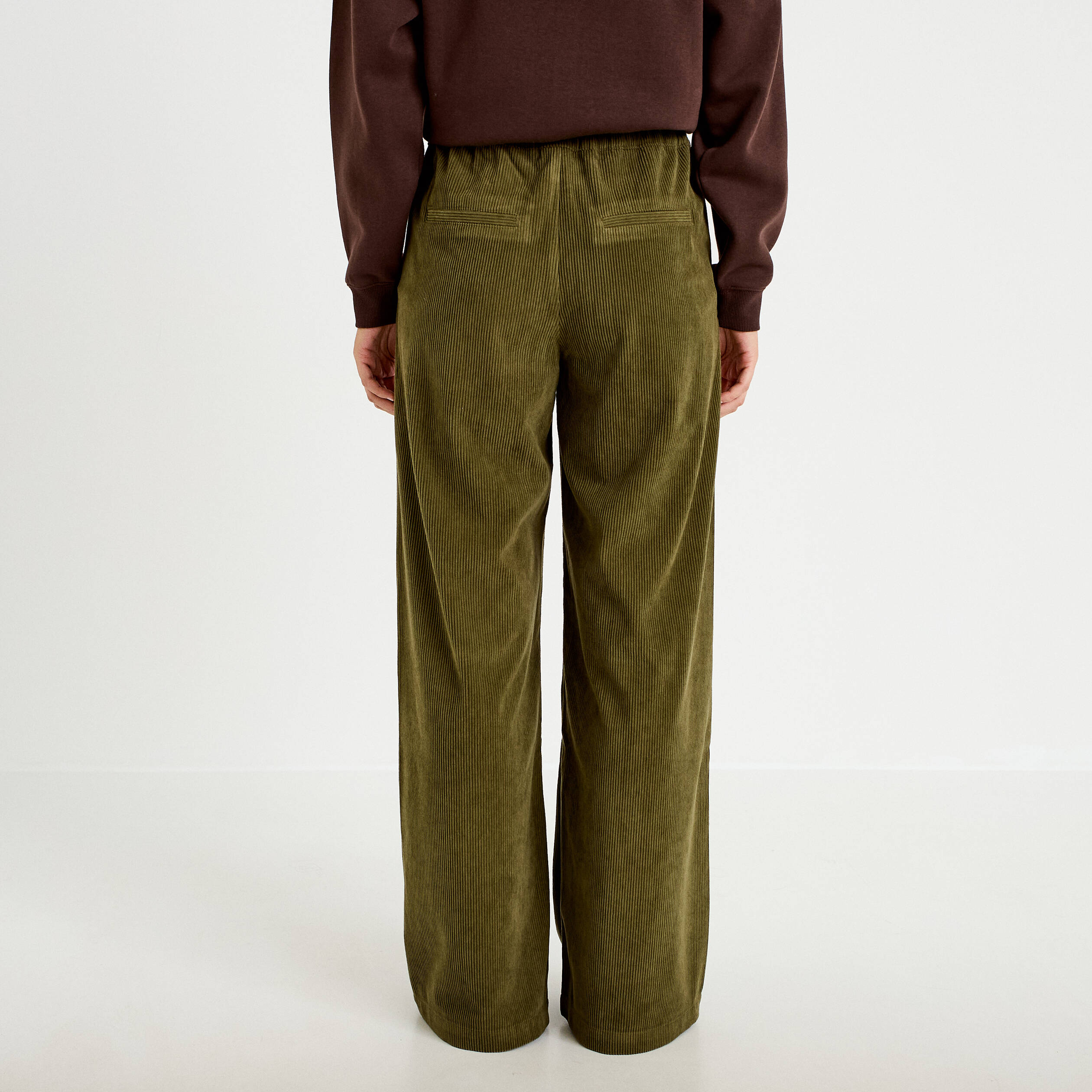 Pantalon bootcut taille standard velours vert kaki femme