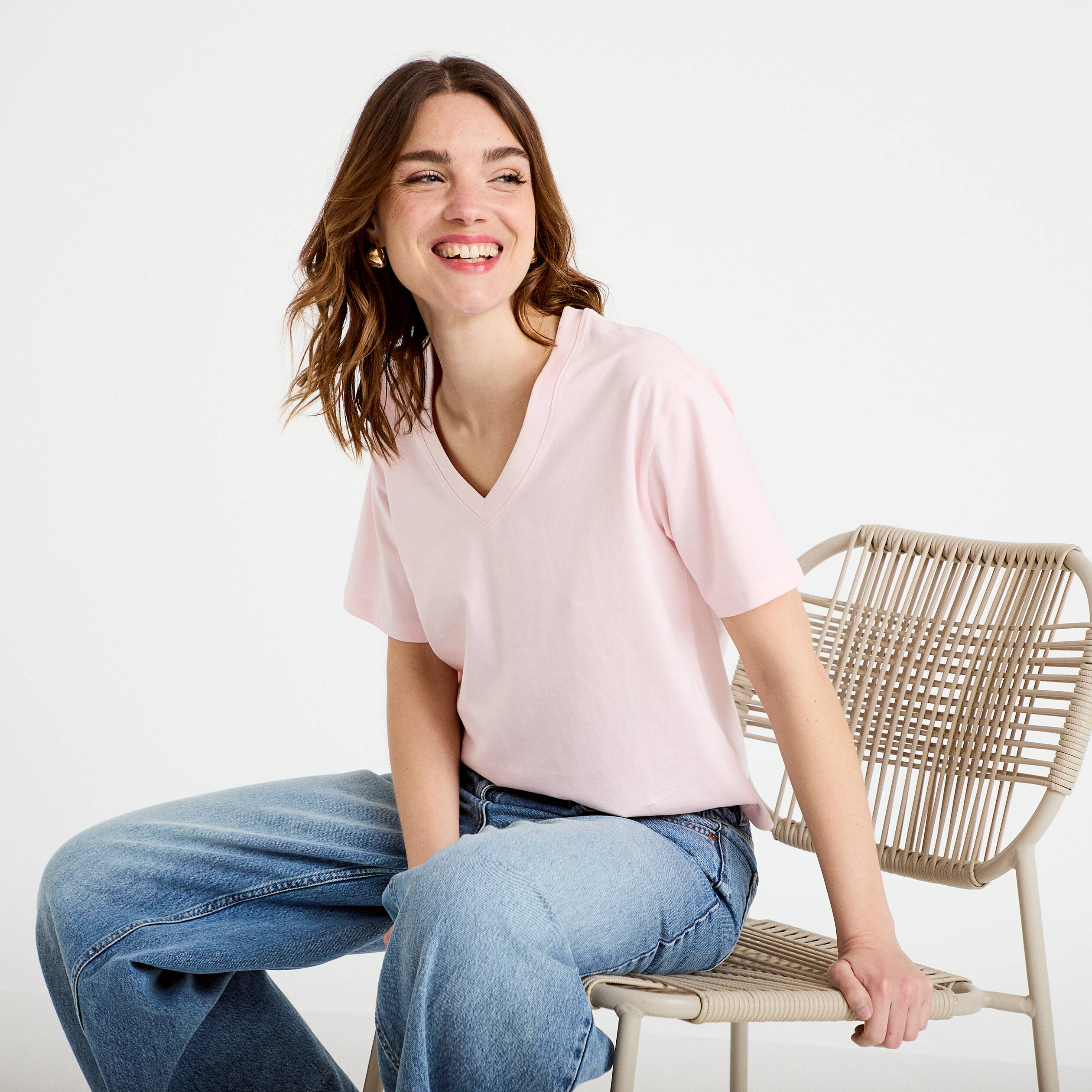 T-shirt col v manches courtes rose clair femme