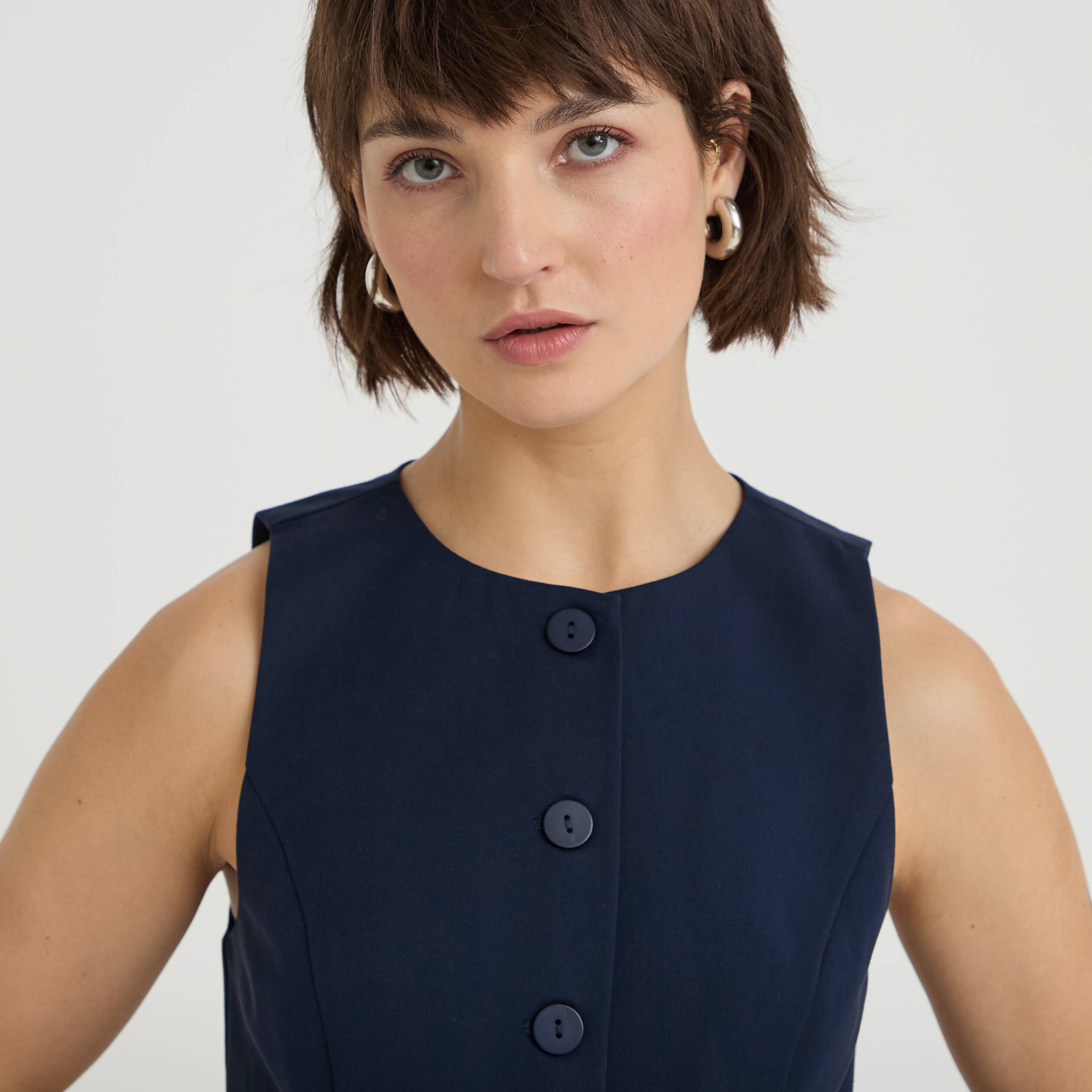 Gilet court cintr&eacute; sans manches bleu marine femme
