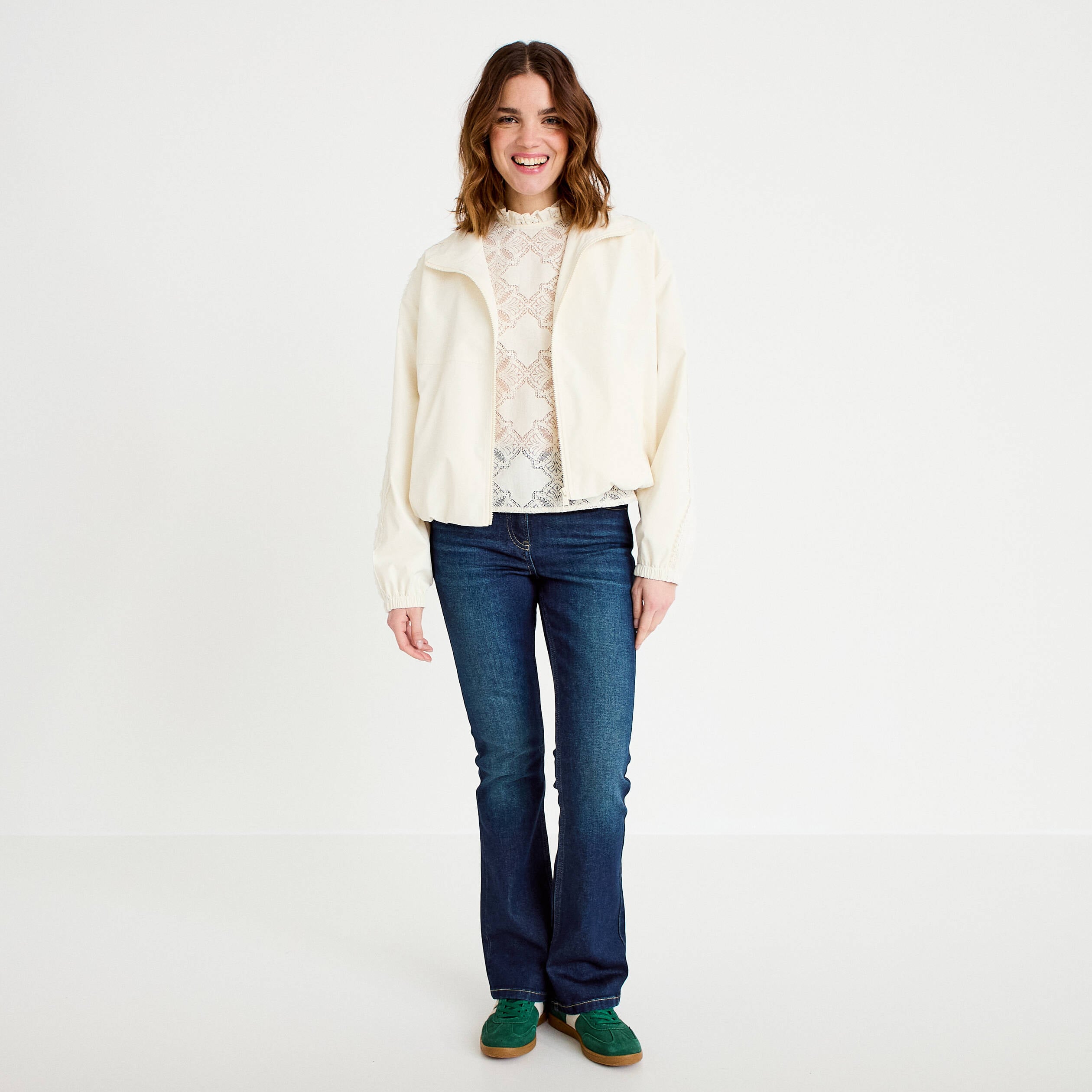 Blouse col montant en dentelle ecru femme