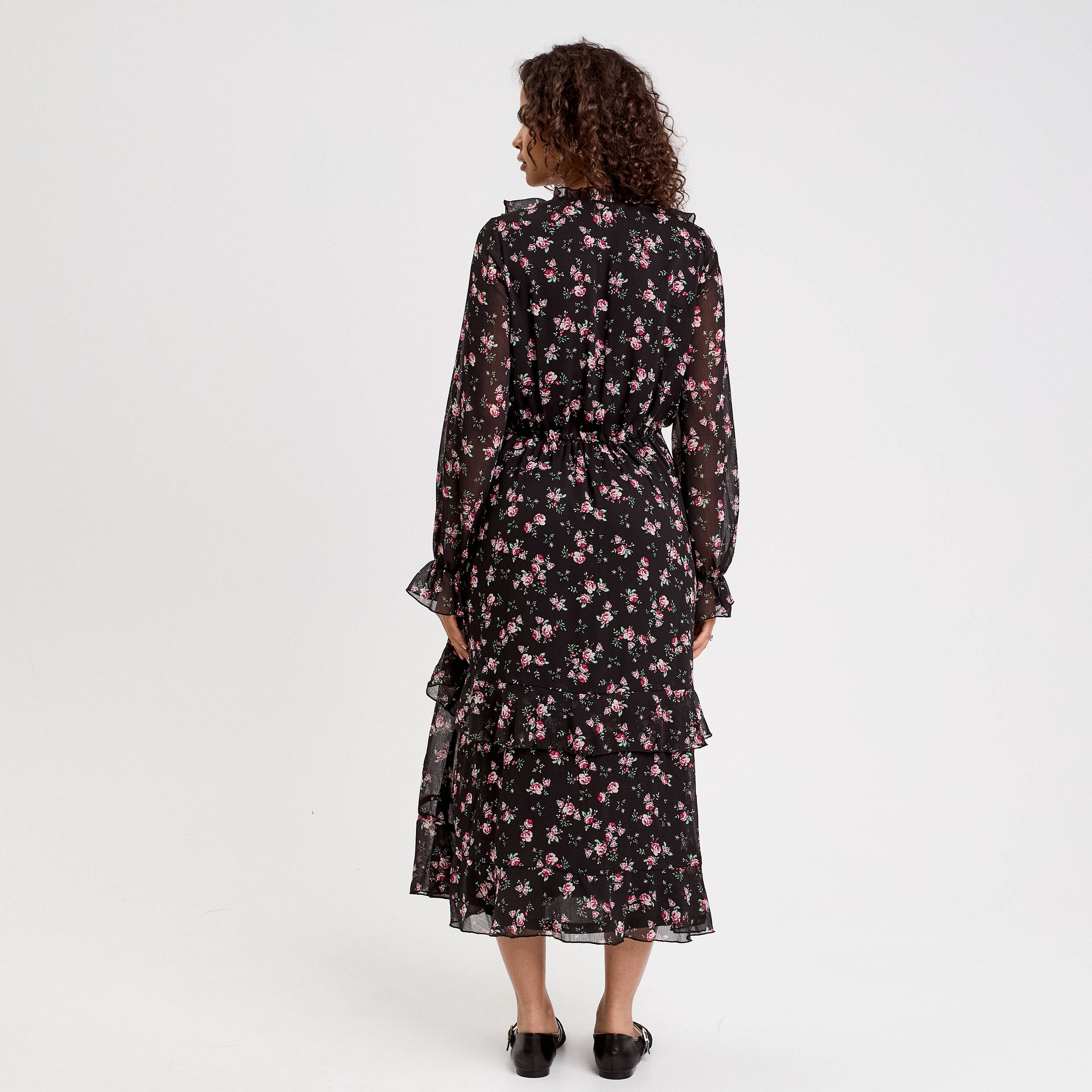 Robe longue &eacute;vas&eacute;e volants noir femme