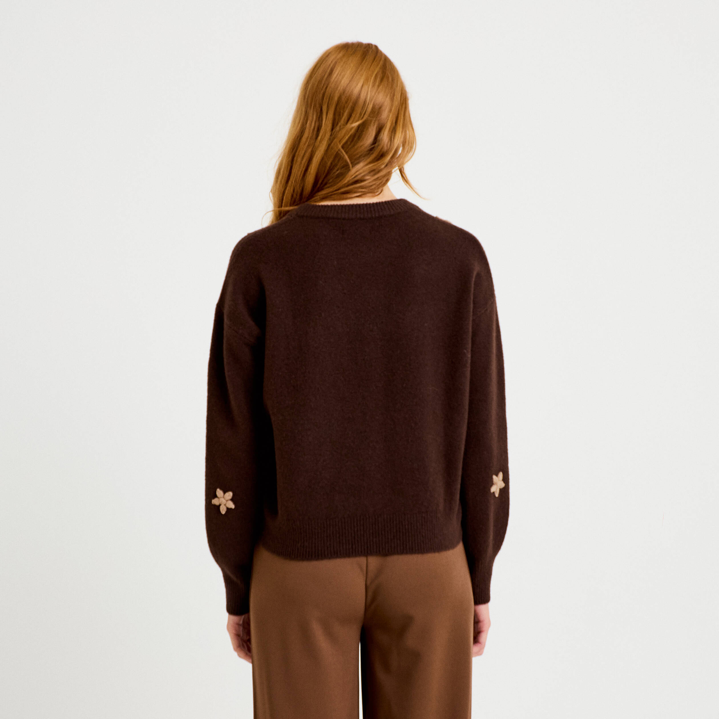 Pull oversize brod&eacute; manches longues marron fonc&eacute; femme