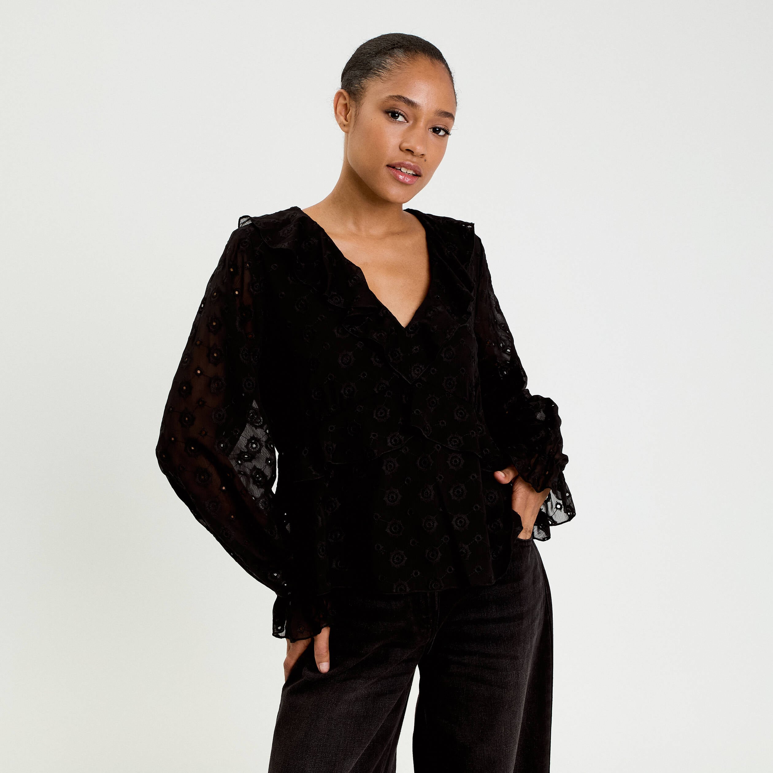 Blouse droite courte manches longues noir femme