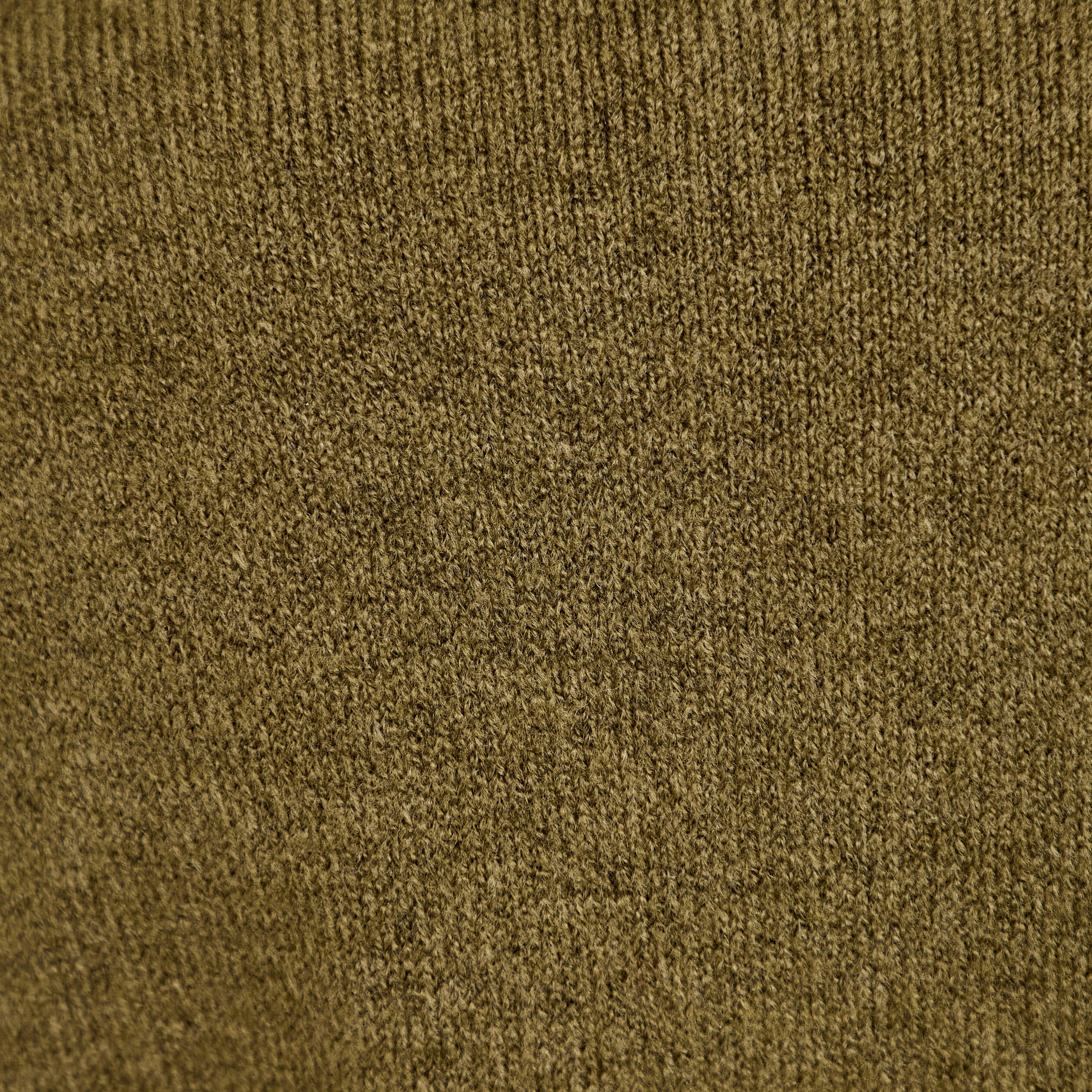 Pull ajust&eacute; col montant manches longues vert kaki femme