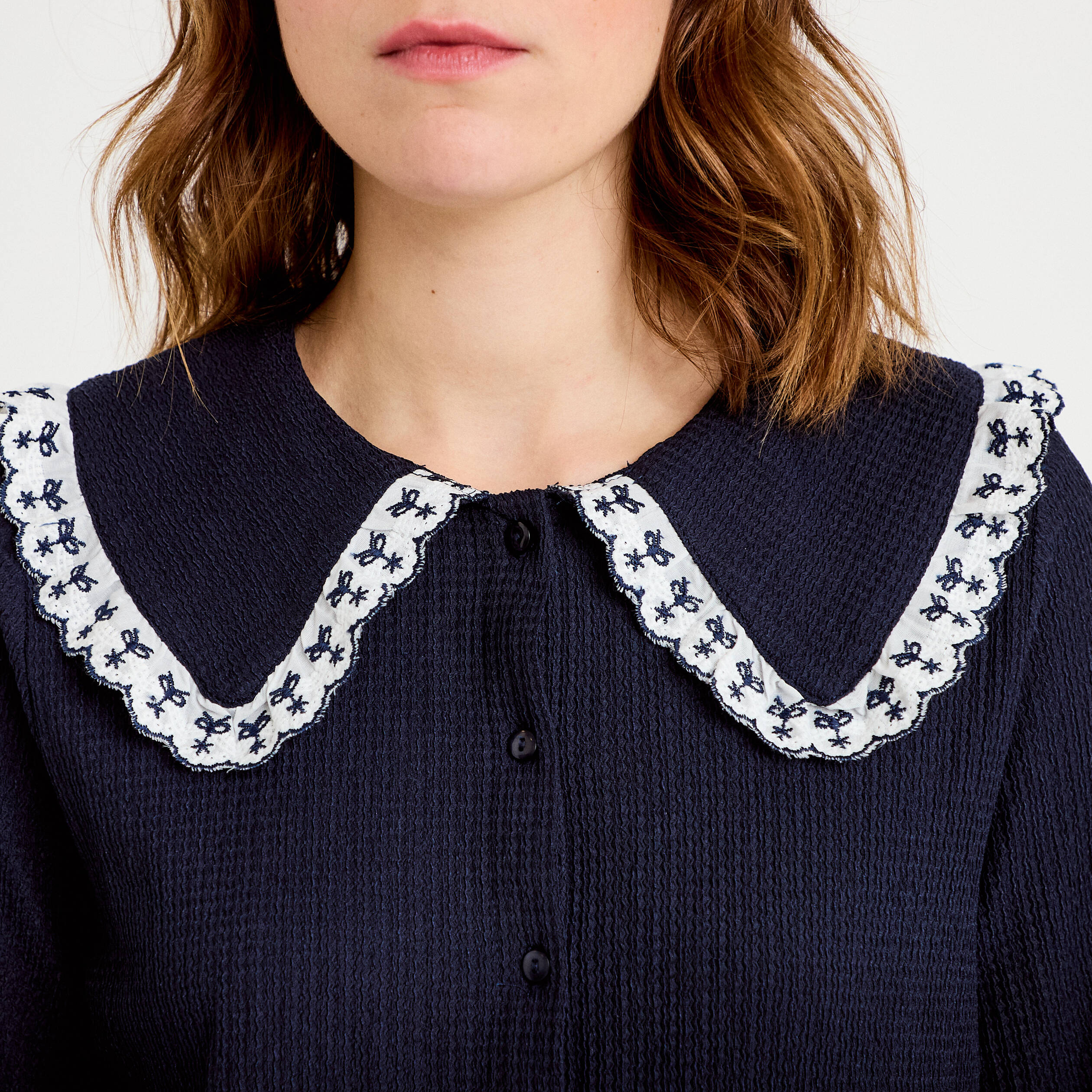 Blouse broderie manches longues bleu marine femme