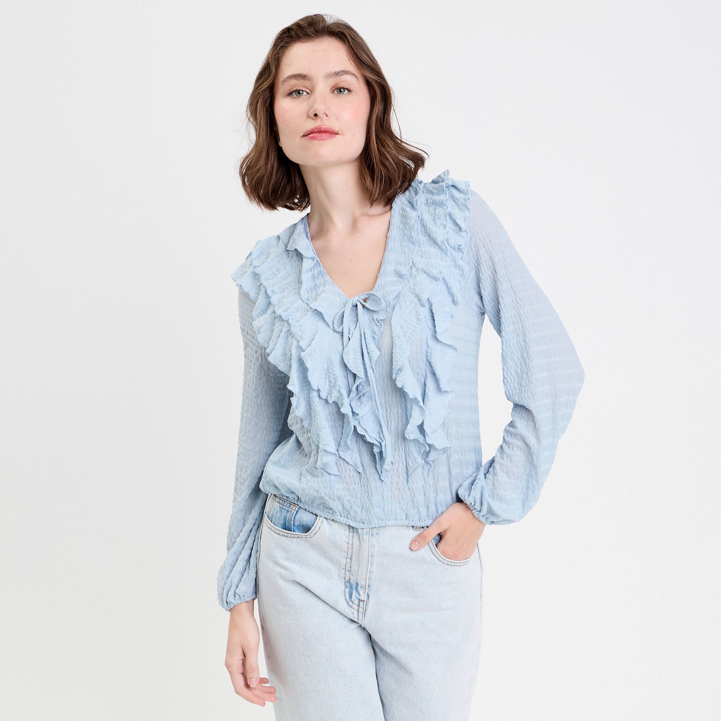Blouse manches longues aspect dentelle bleu clair femme