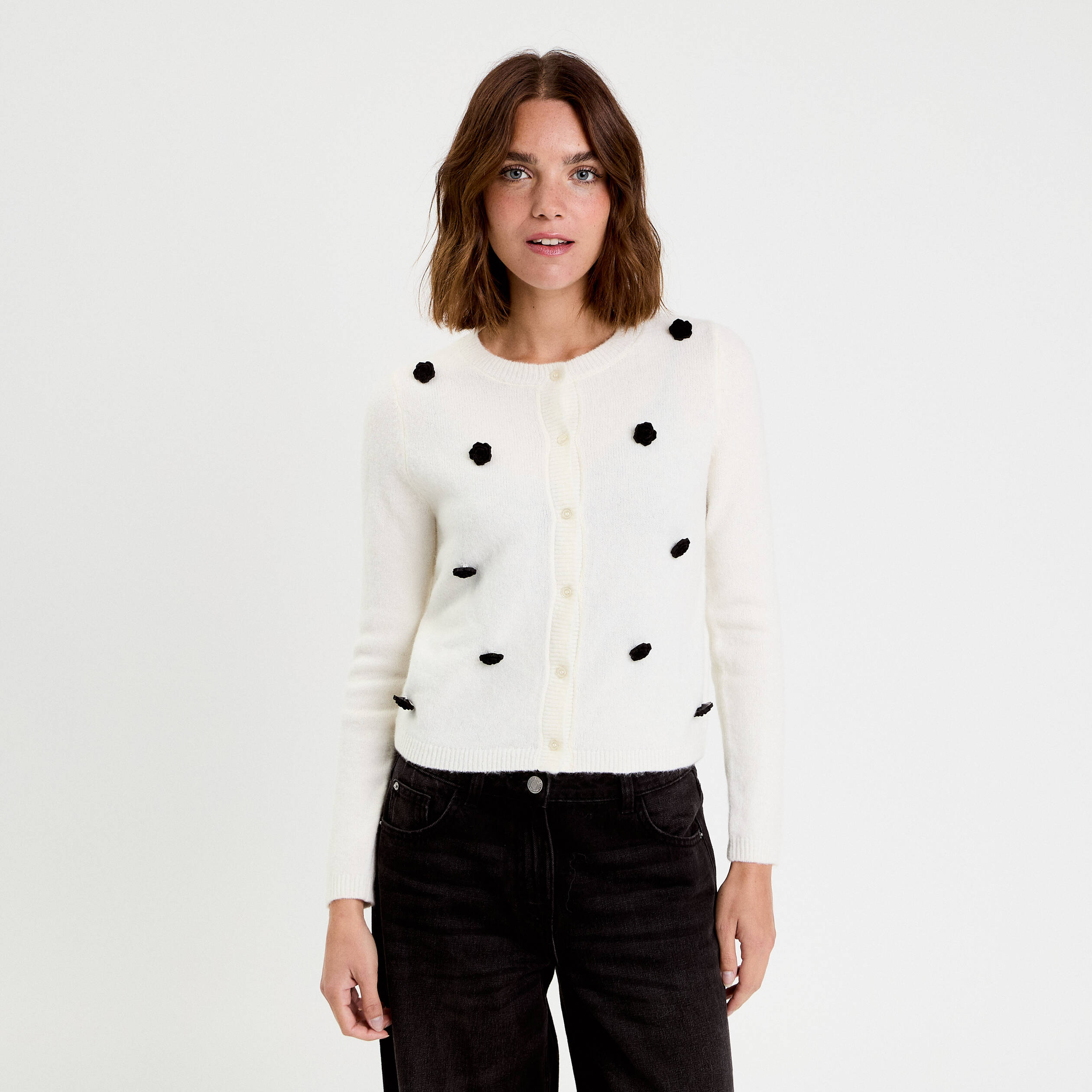 Gilet fleurs en relief ecru femme