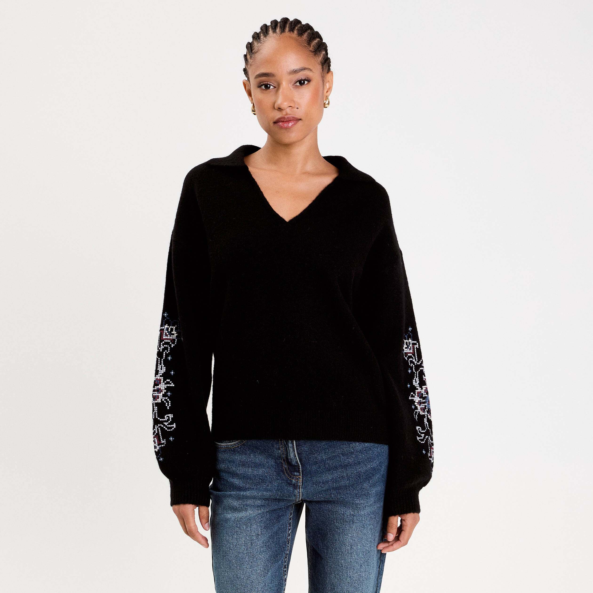 Pull brod&eacute; manches longues noir femme