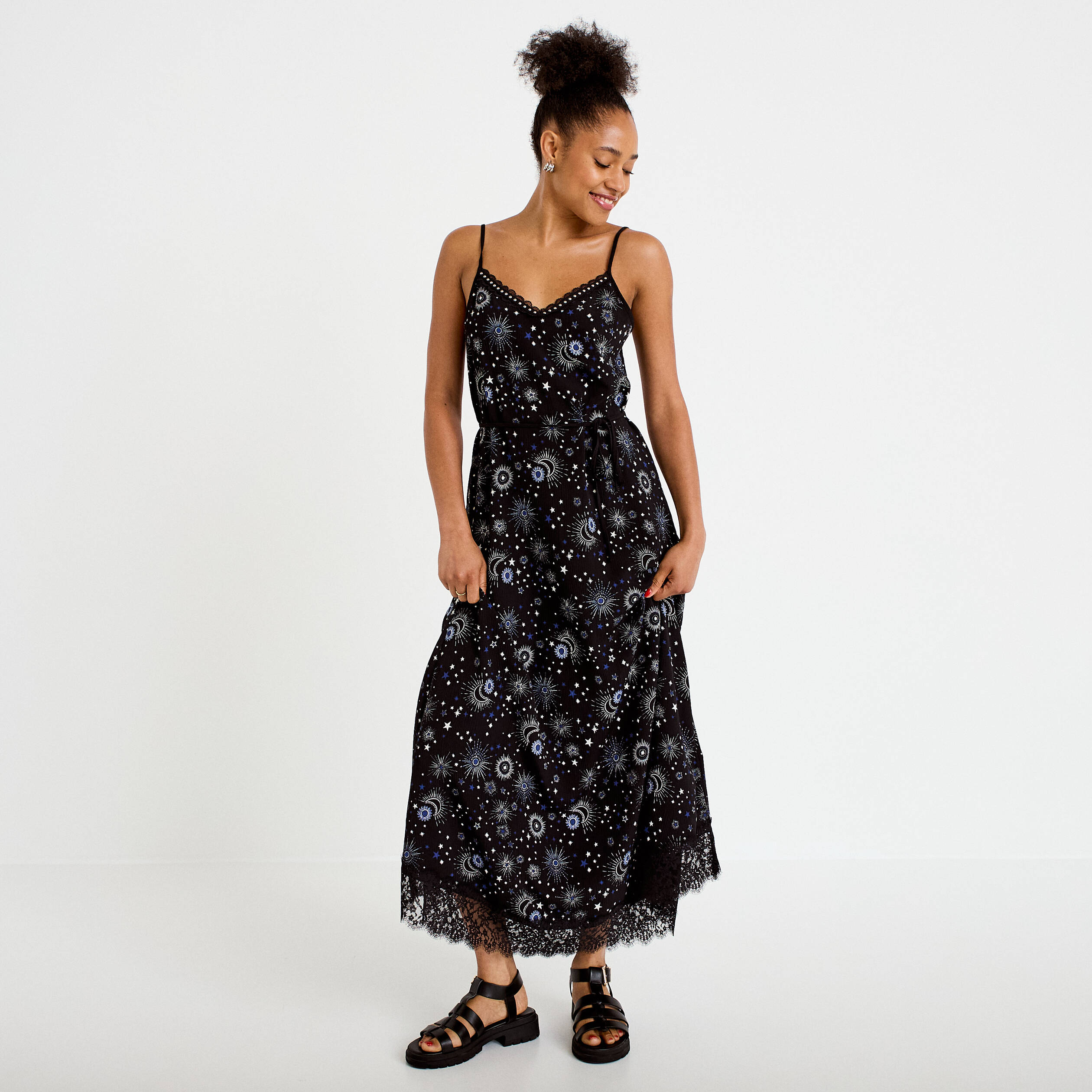 Robe longue &eacute;vas&eacute;e col v dentelle noir femme
