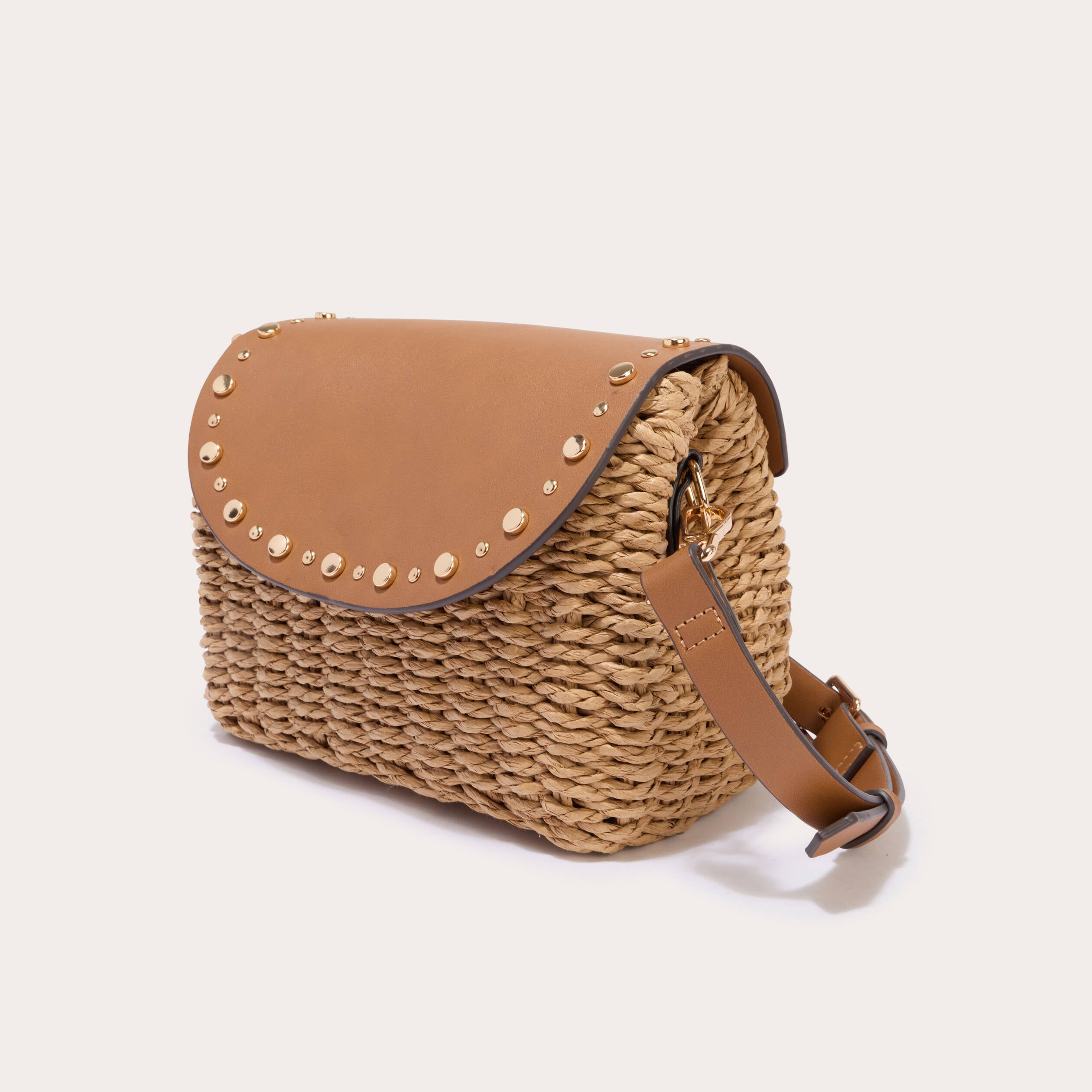 Sac chin&eacute; d&eacute;tails clout&eacute;s camel femme