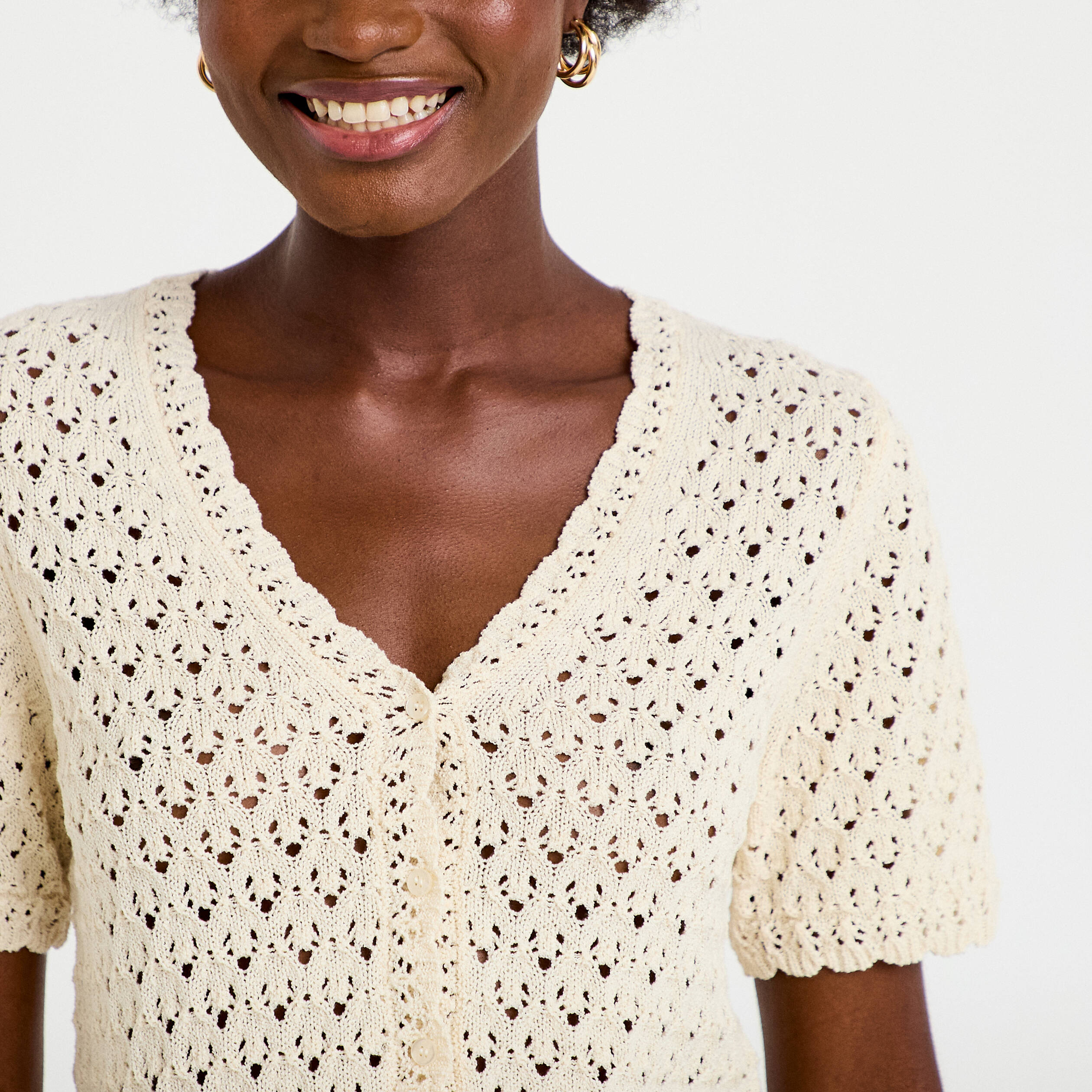 Gilet ajour&eacute; col v manches courtes ecru femme